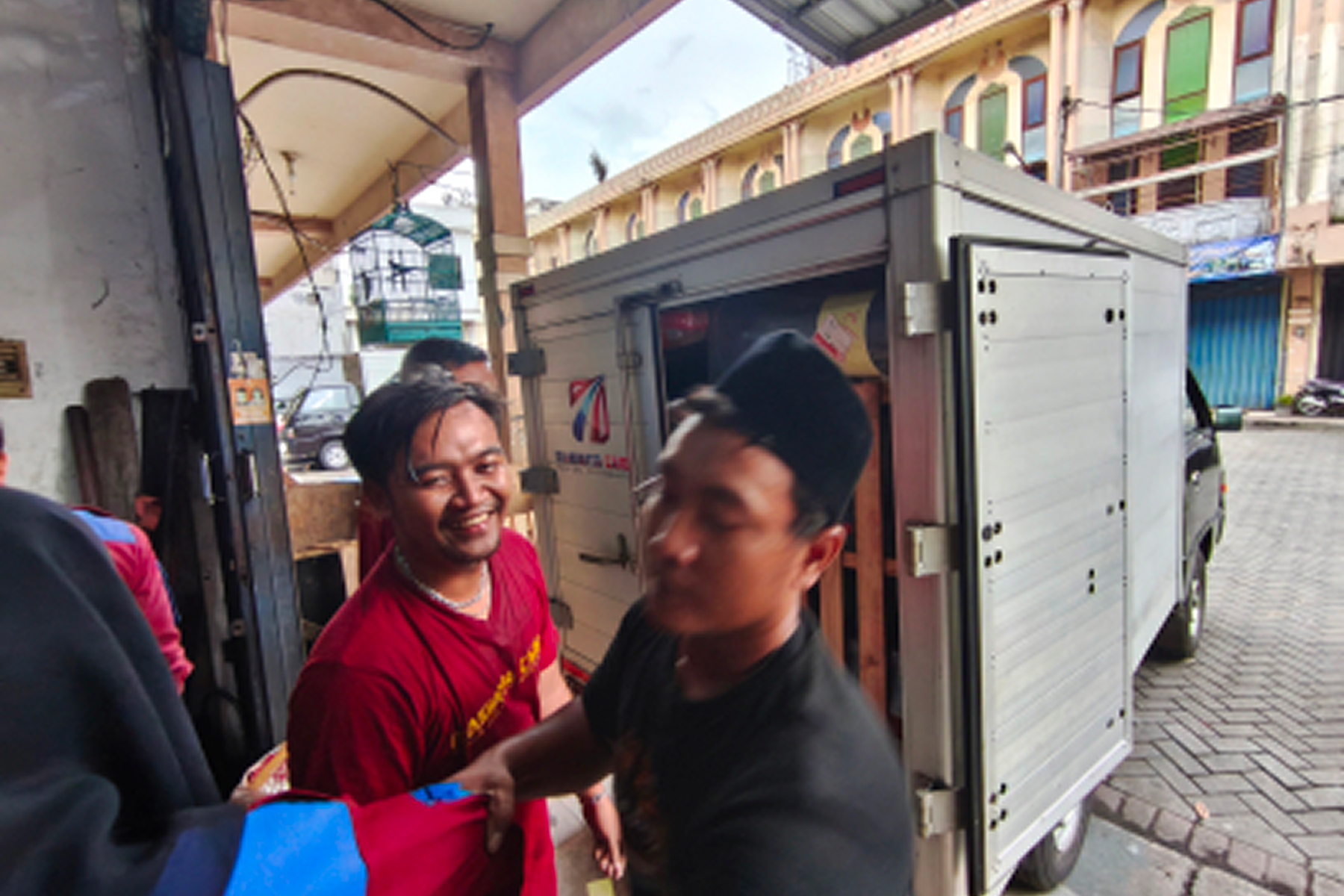 Jasa Pengiriman Barang Bandung Namlea