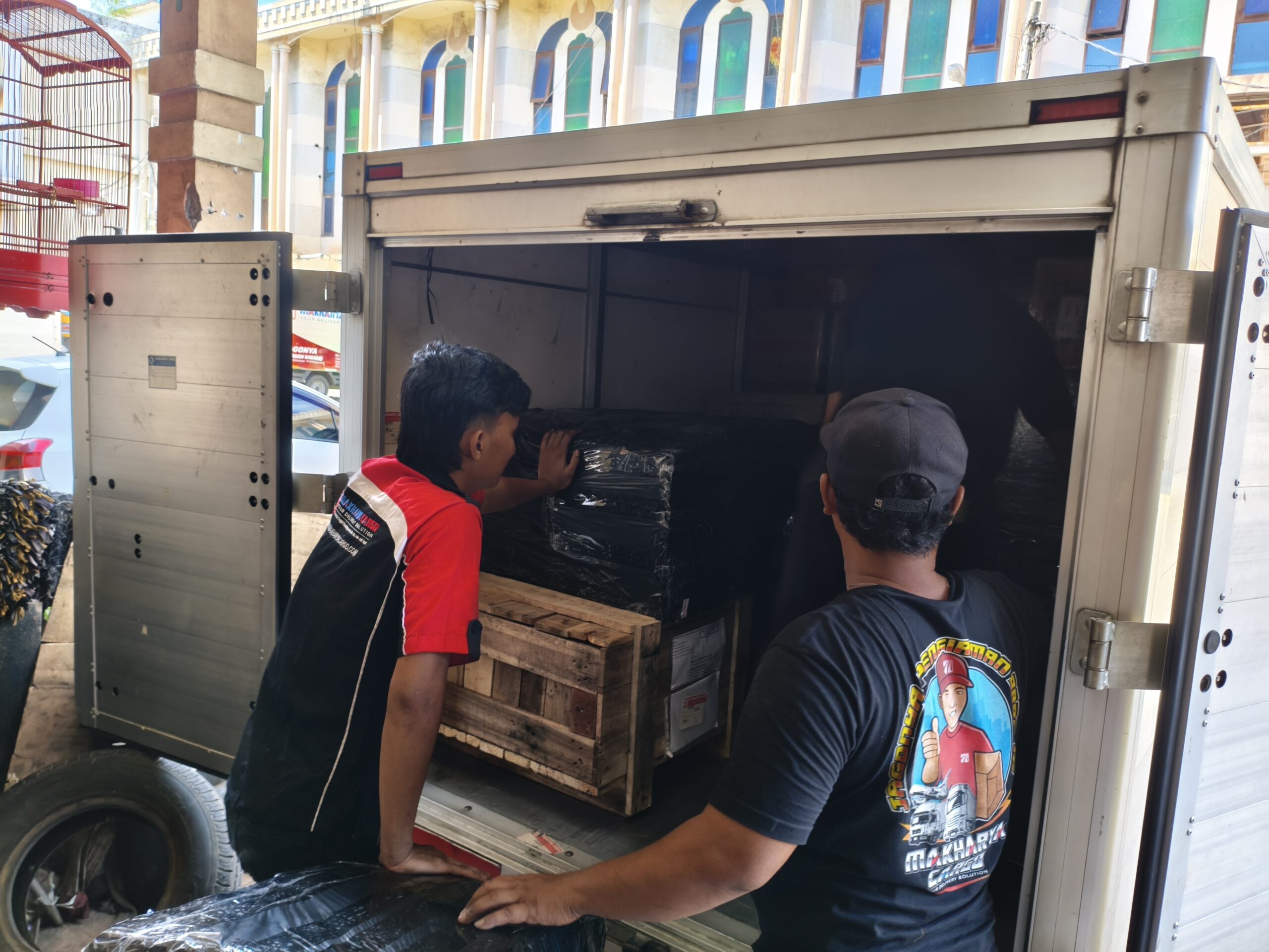 Jasa Pengiriman Barang Bandung Toli-Toli