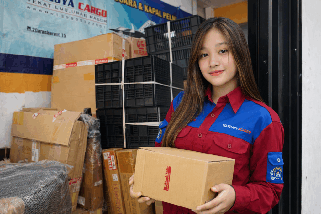 proses pengiriman barang dari ekspedisi semarang sidenreng bersama makharya cargo