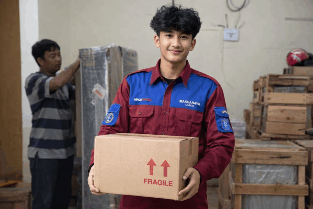 proses pengiriman barang cargo laut ekspedisi semarang ambon bersama makharya cargo