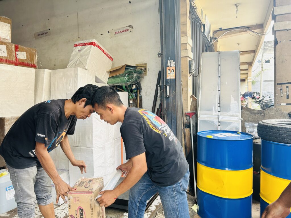 jasa cargo Surabaya Makassar untuk UMKM