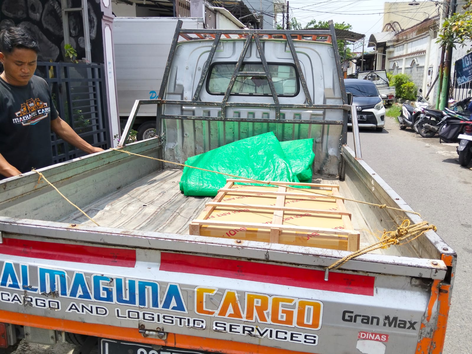 Ekspedisi Surabaya Makassar Berapa Hari