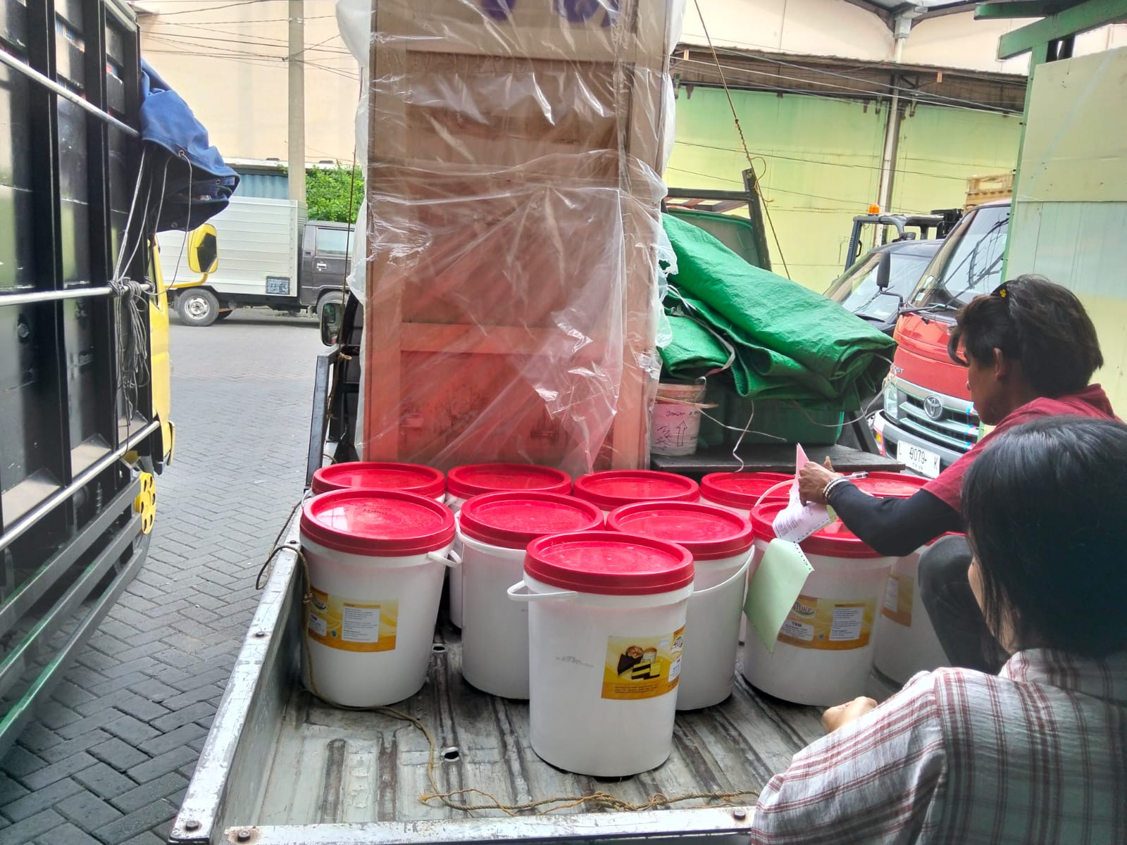 JASA KIRIM BARANG SURABAYA MAKASSAR