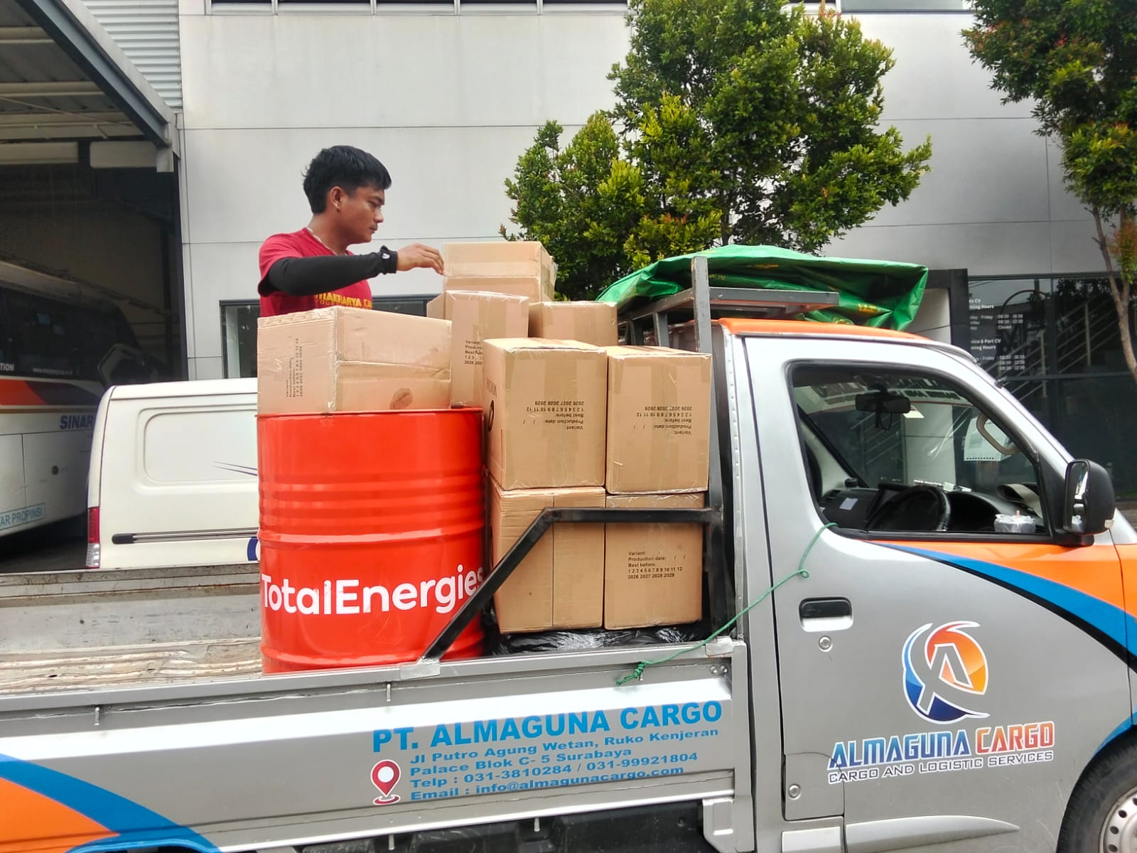 cara hitung ongkir Surabaya Makassar berdasarkan berat dan ukuran barang