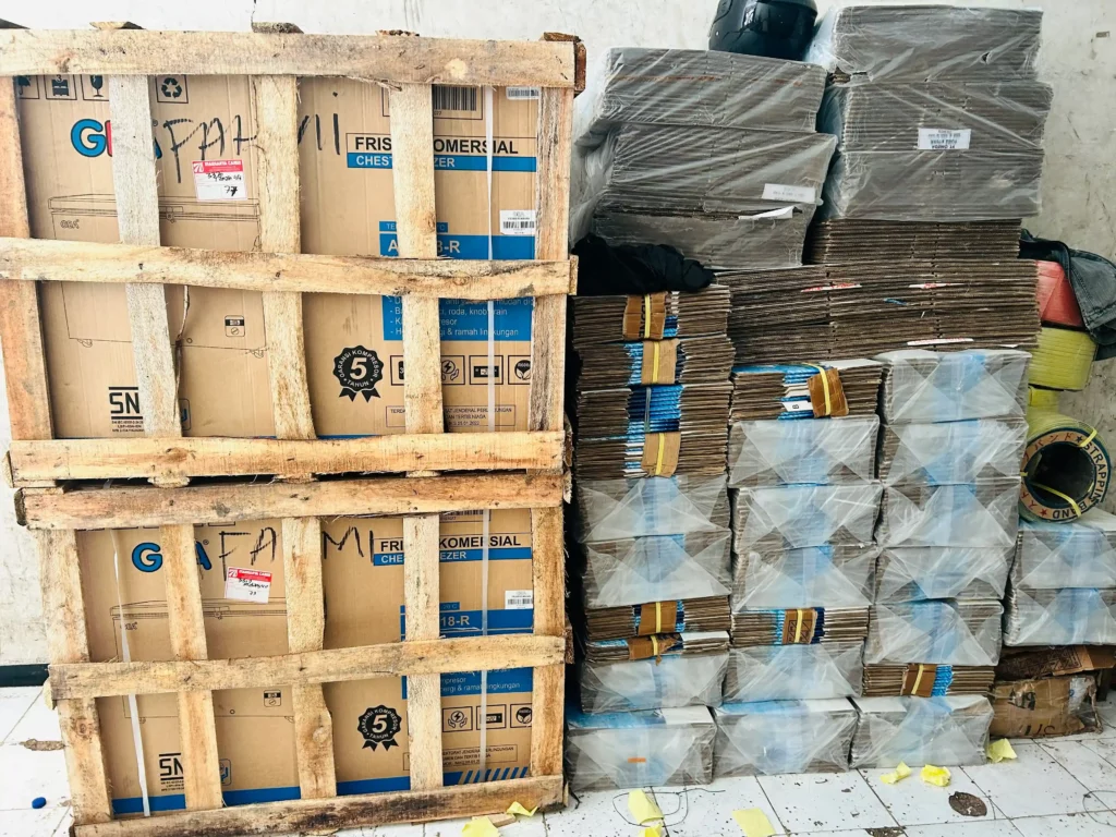 bubble wrap untuk packing barang agar tidak rusak saat pengiriman