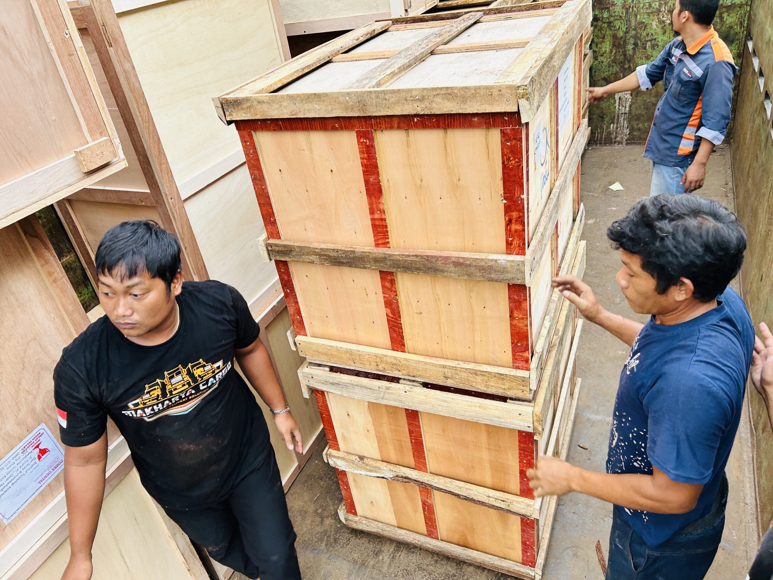 Armada cargo Surabaya Bangkalan untuk distribusi barang antar kota