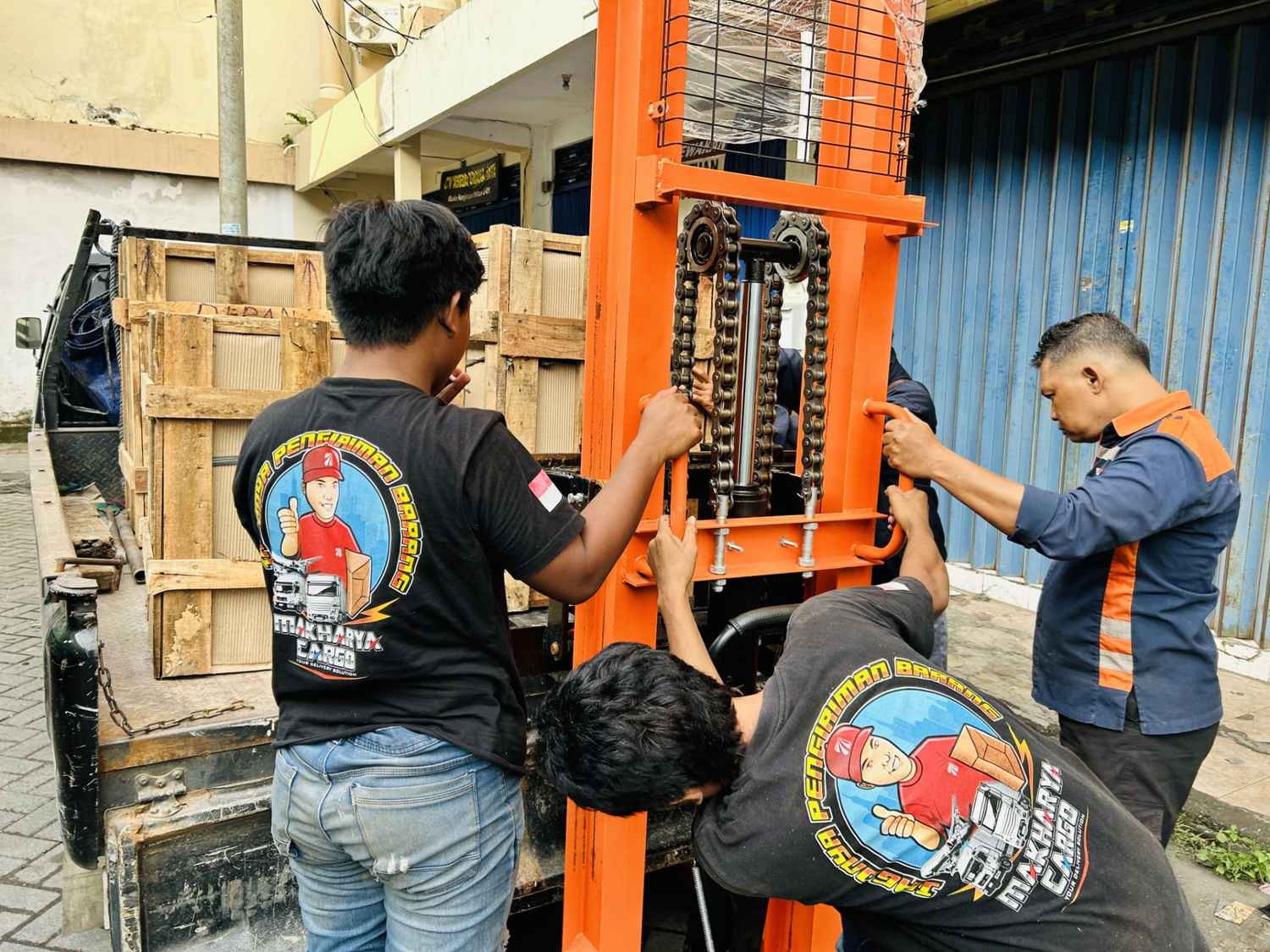 Proses kirim barang berat pontianak melalui jalur cargo 