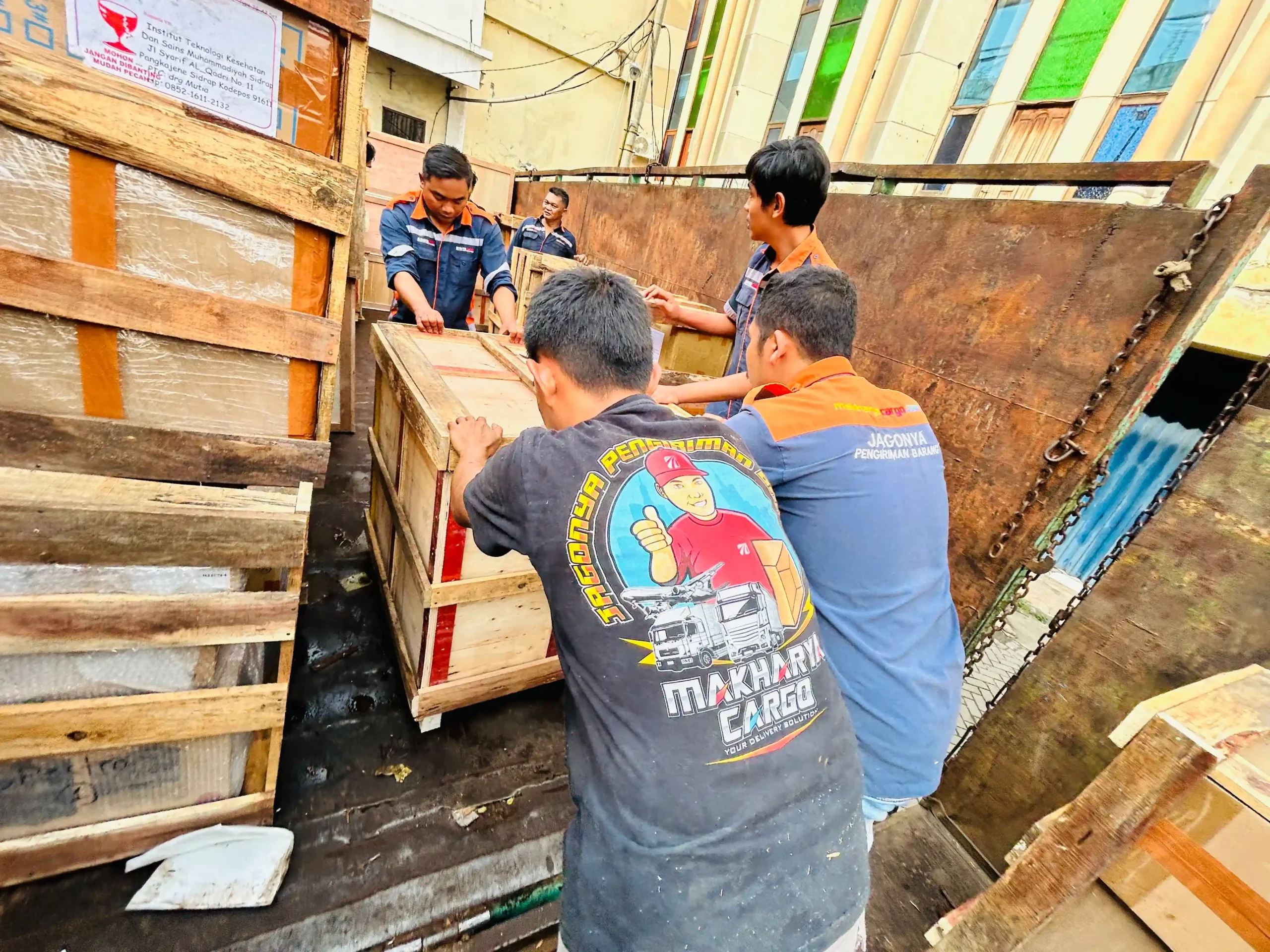 tarif pengiriman Surabaya Makassar