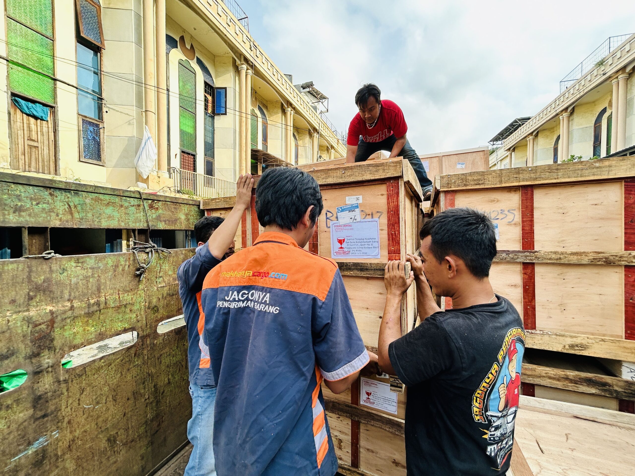 tarif kirim surabaya banjarbaru untuk pengiriman cargo antar pulau