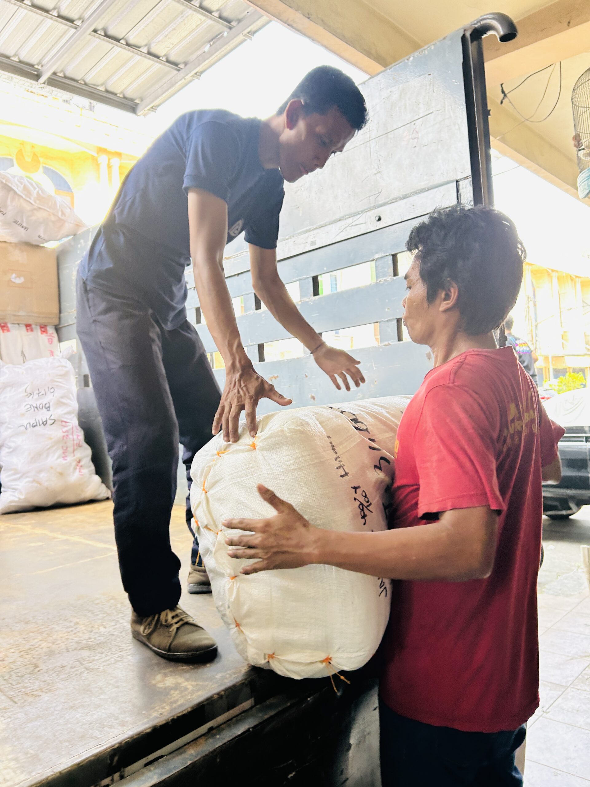 ekspedisi trucking ke palu