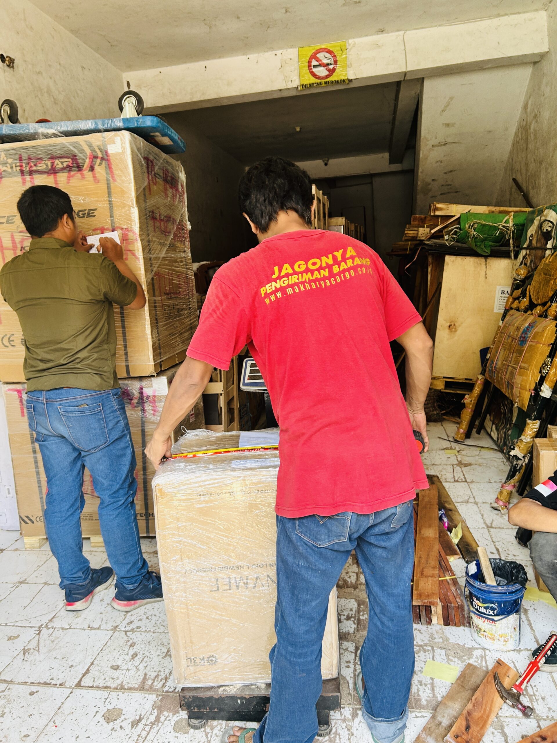 jasa ekspedisi syrabaya palu door to door