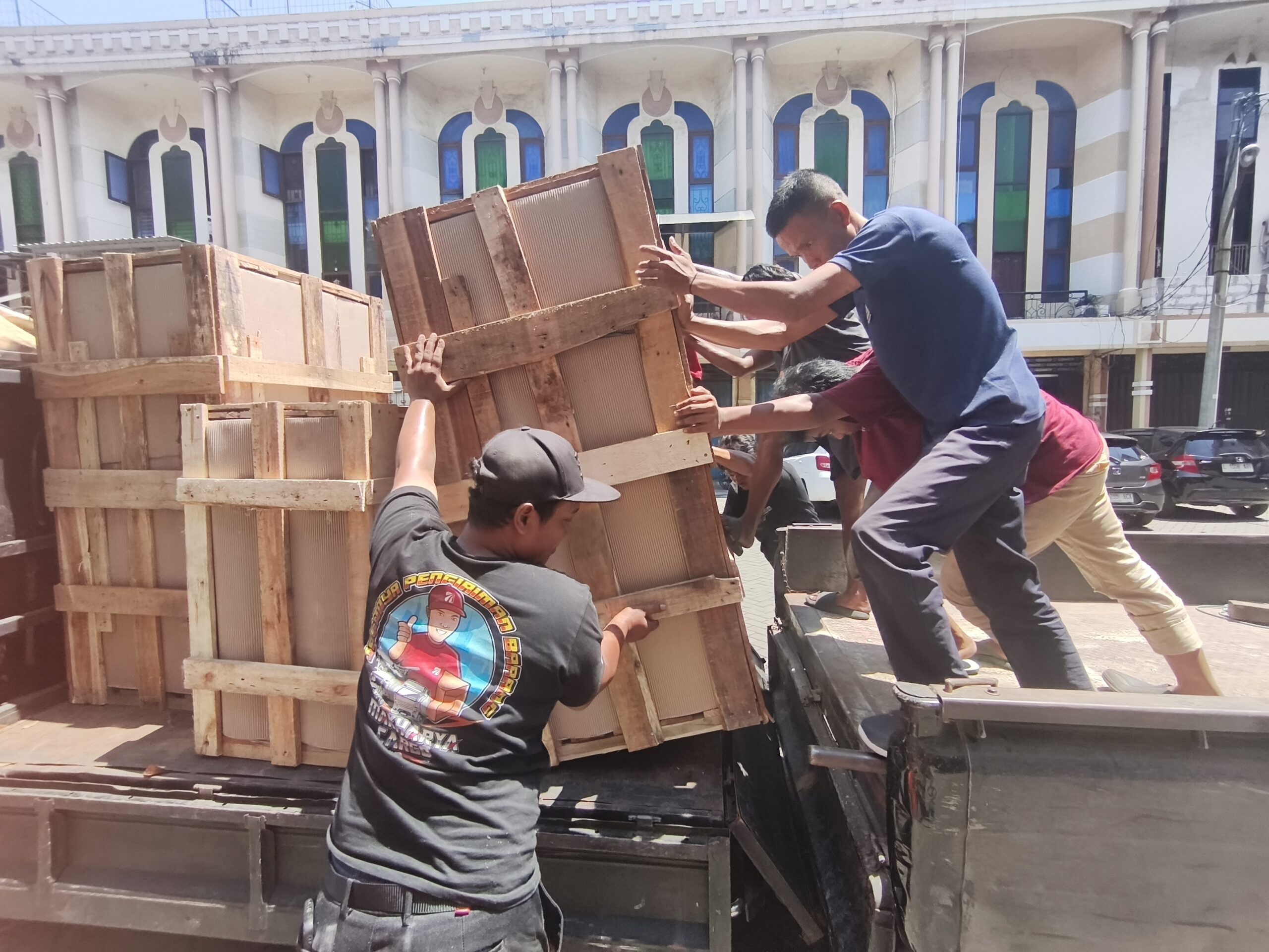 Estimasi Pengiriman Surabaya Palu Berapa Hari? Cek Durasi & Tips Cepat!