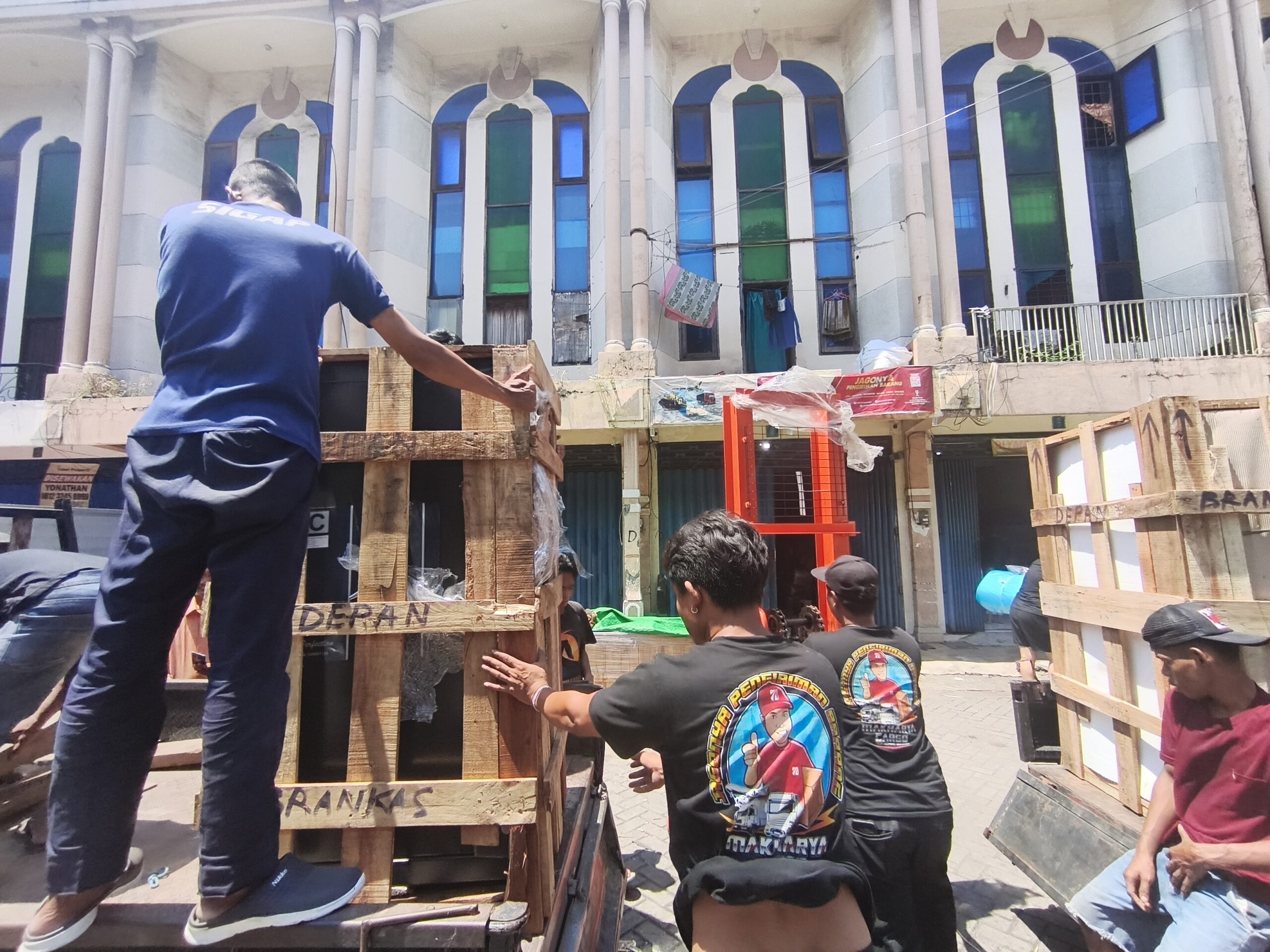 Ekspedisi barang fragile ke Palu