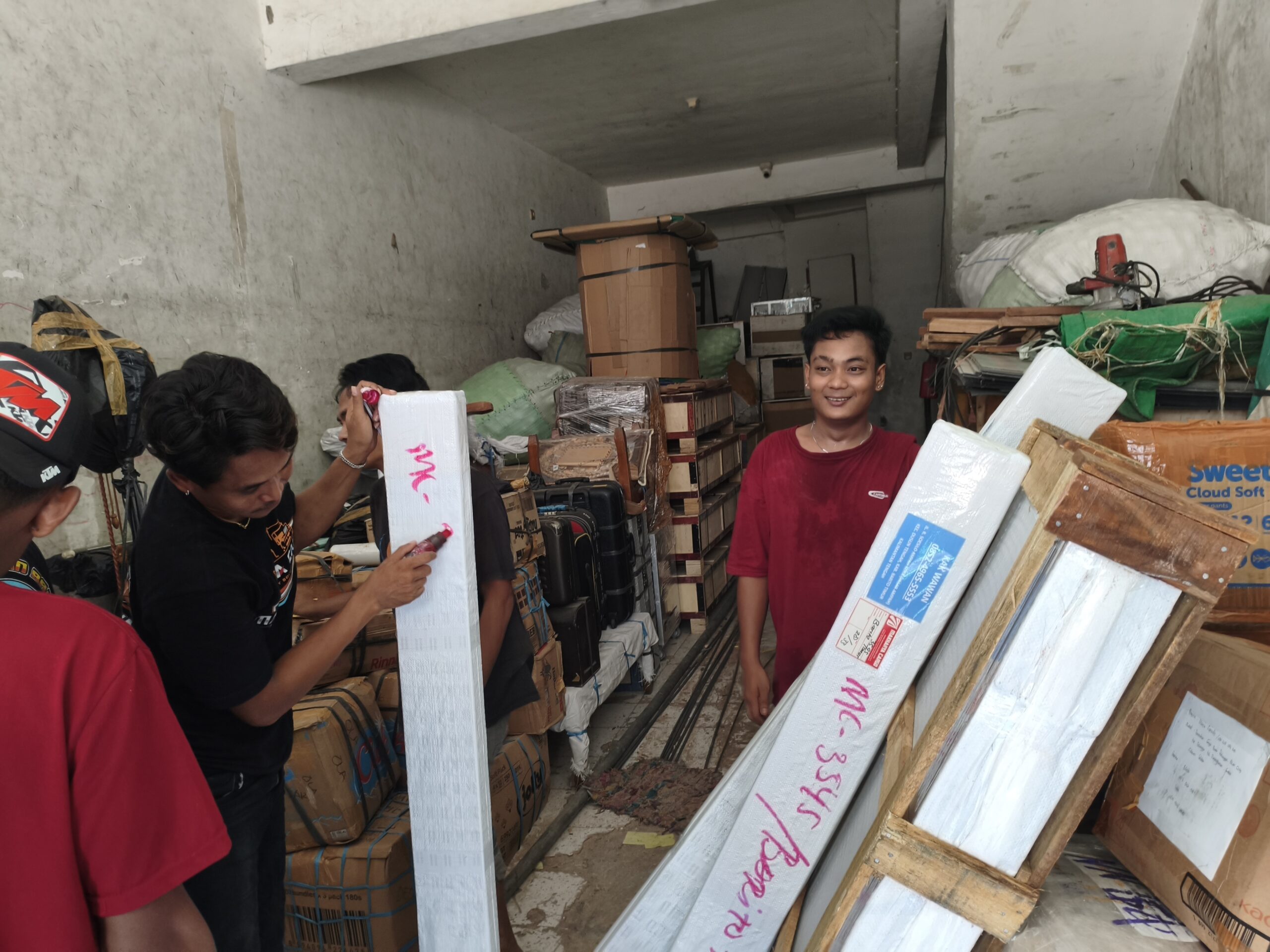 Jasa pengiriman alat berat Surabaya Palu