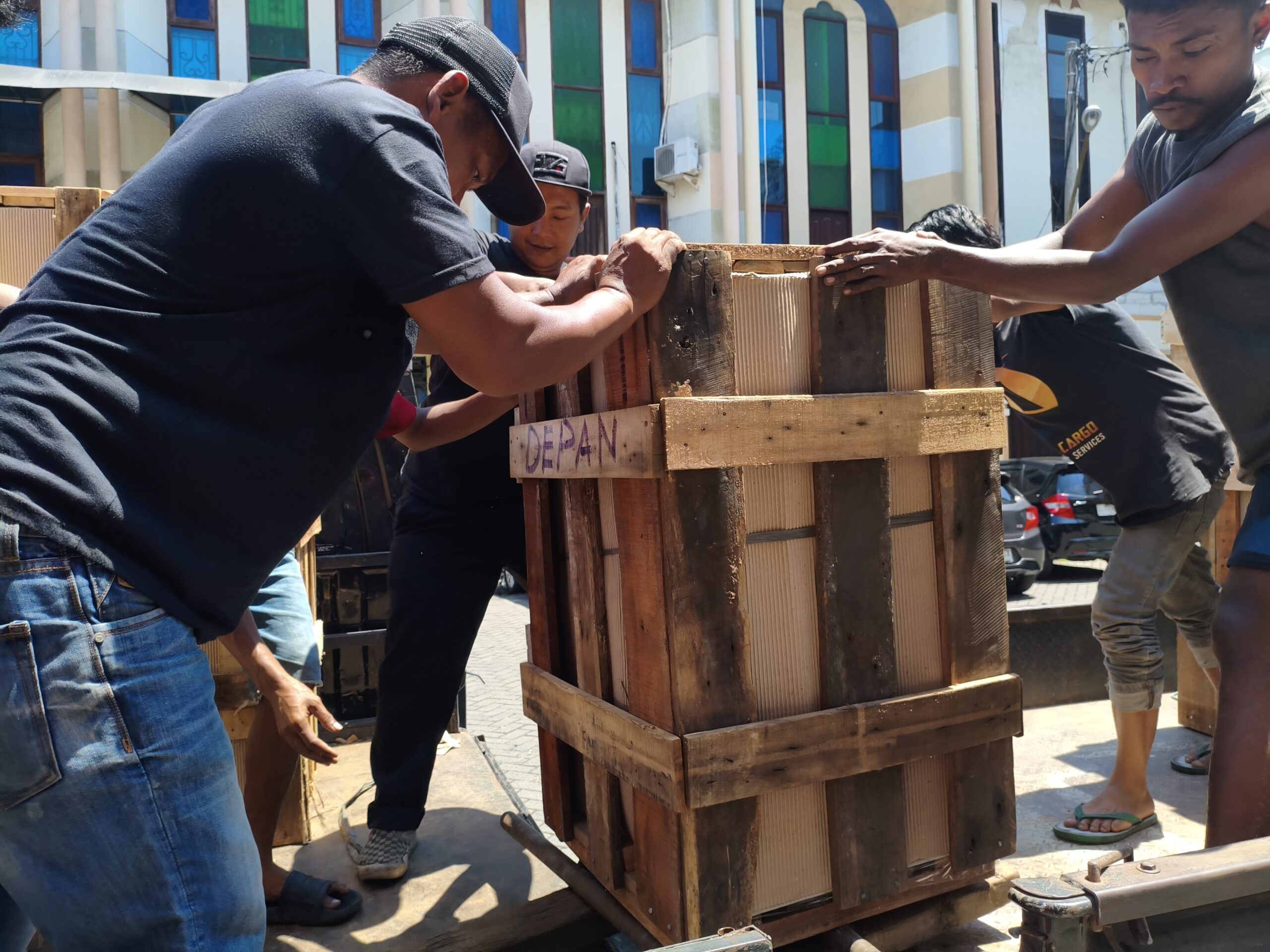 Layanan packing aman untuk kirim ke Palu