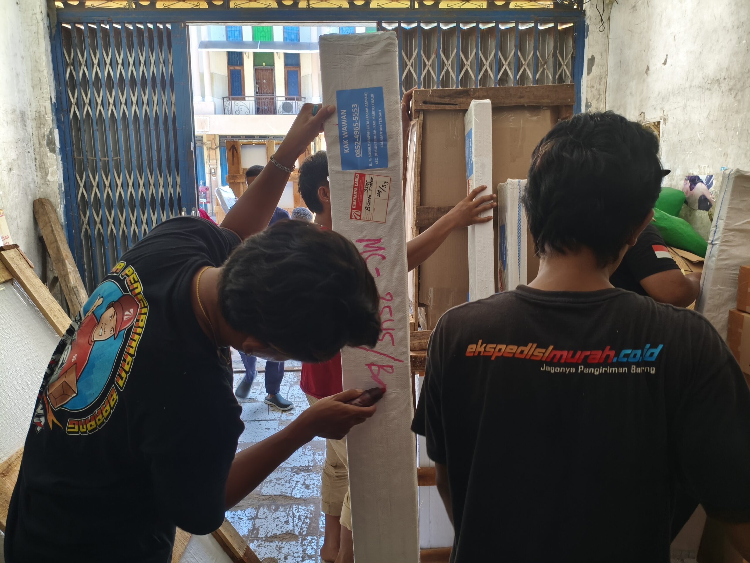 Berapa hari kirim barang dari Surabaya ke Palu