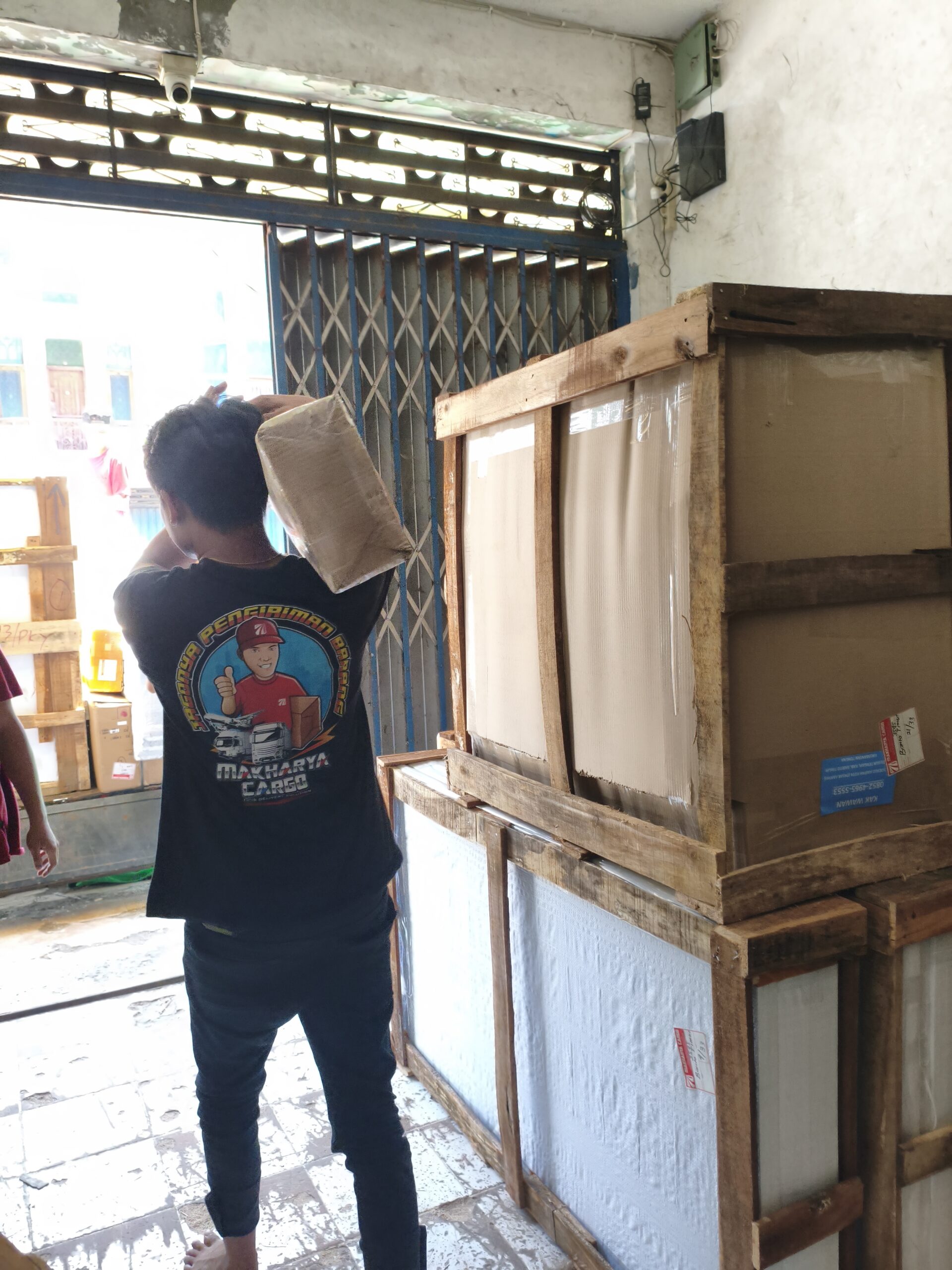 ekspedisi alat berat Surabaya Palu terpercaya 