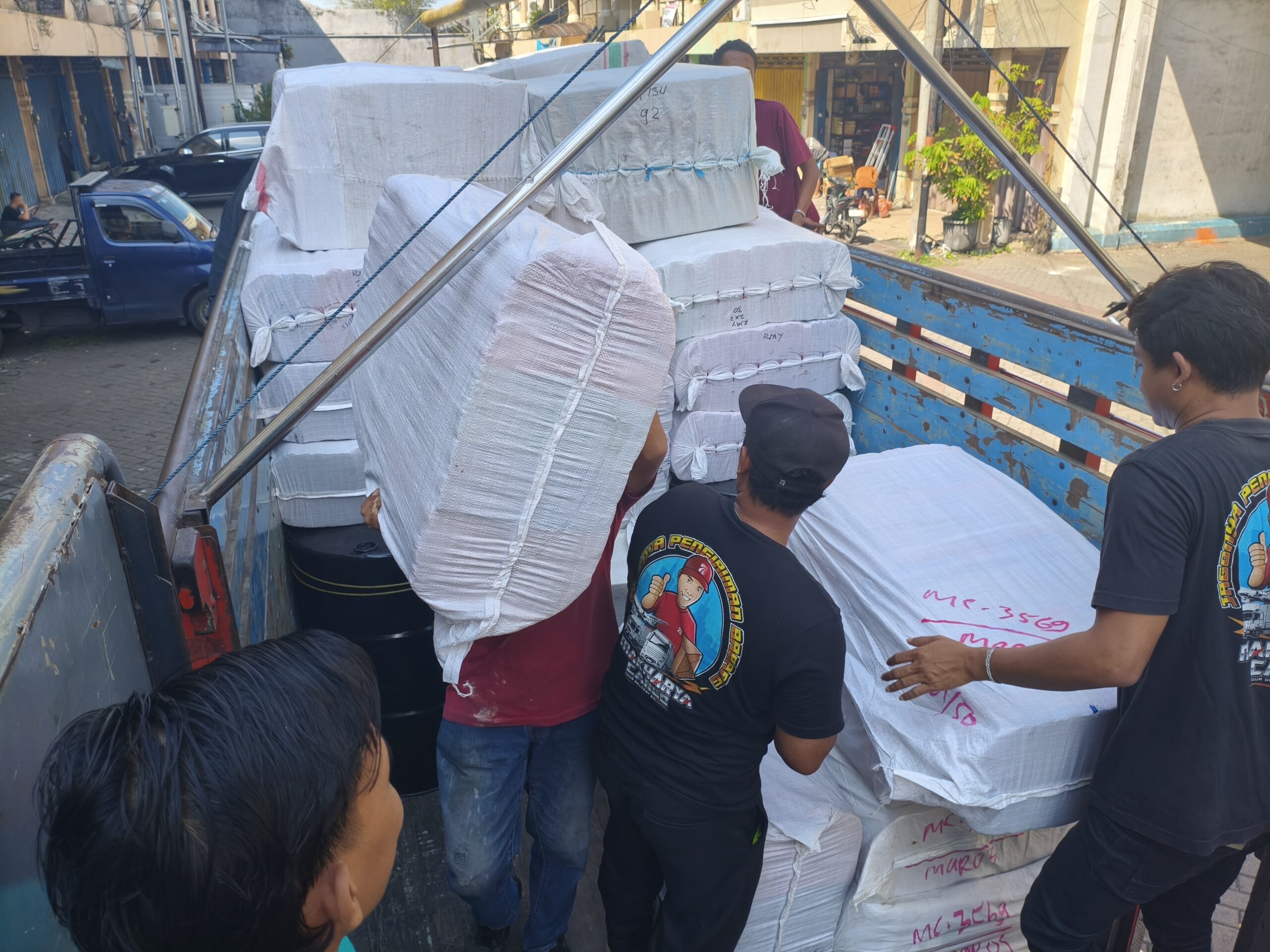 cargo laut ke Gorontalo