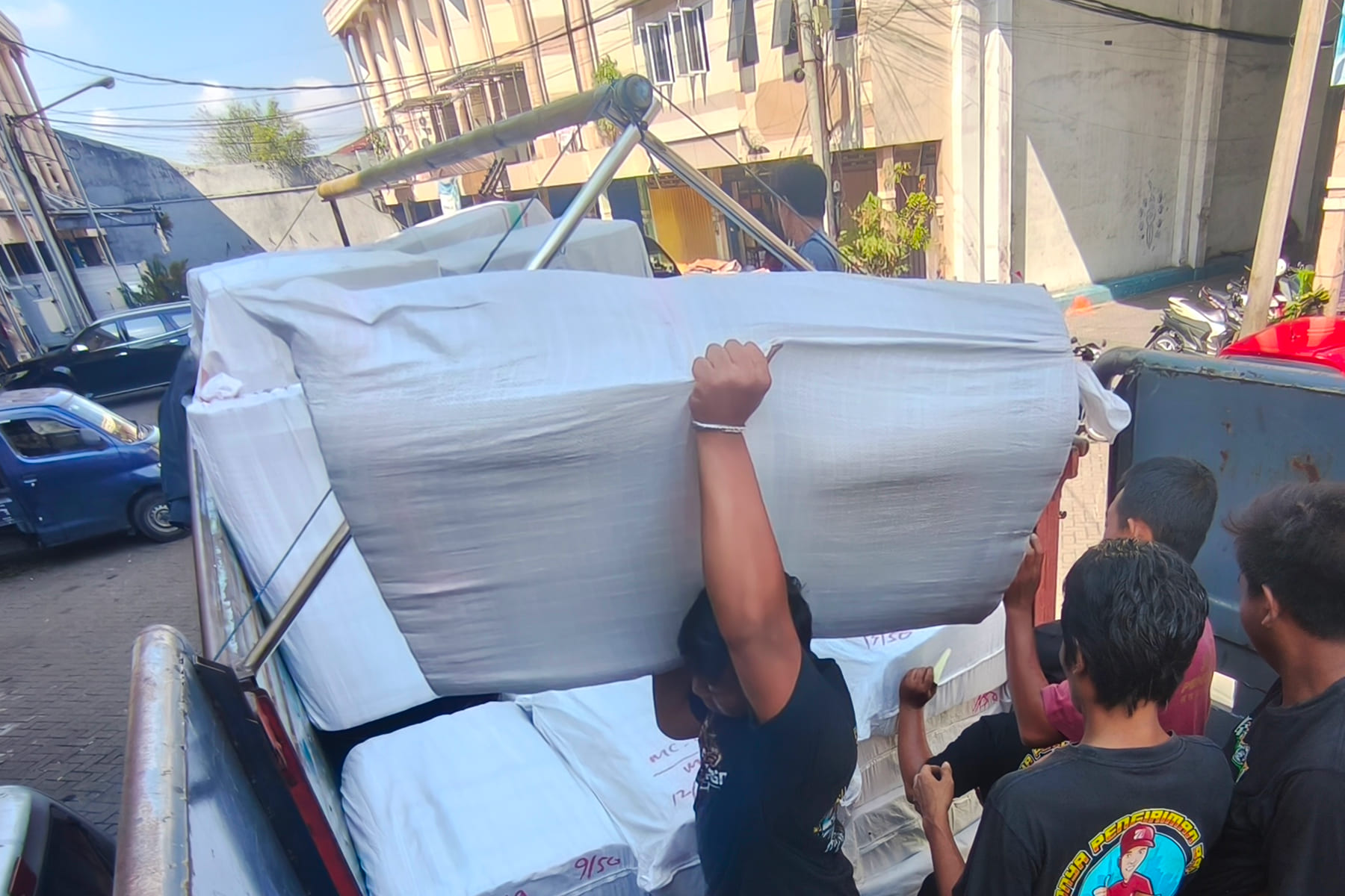 Cargo Surabaya Palu untuk Bisnis Online