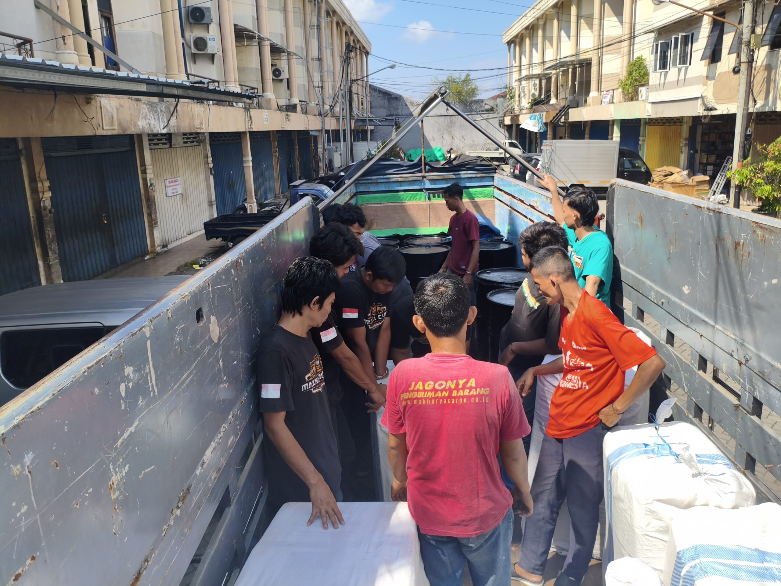 Ekspedisi vs Logistik