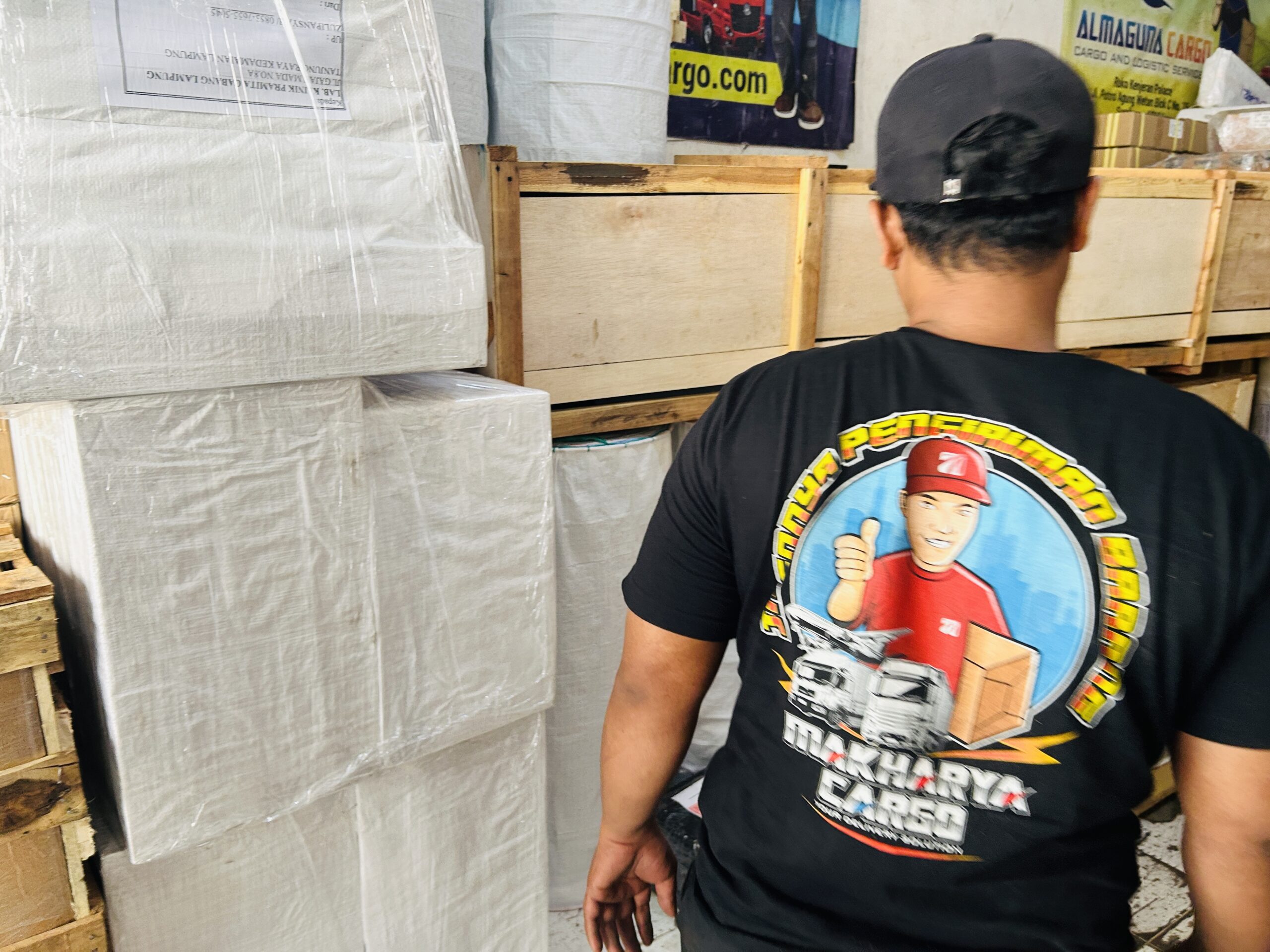 pengiriman barang besar surabaya kendari