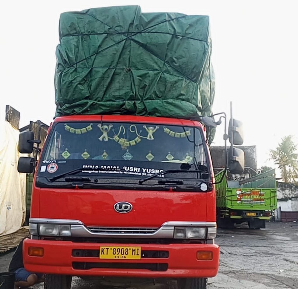 truk menuju ke pelabuhan 