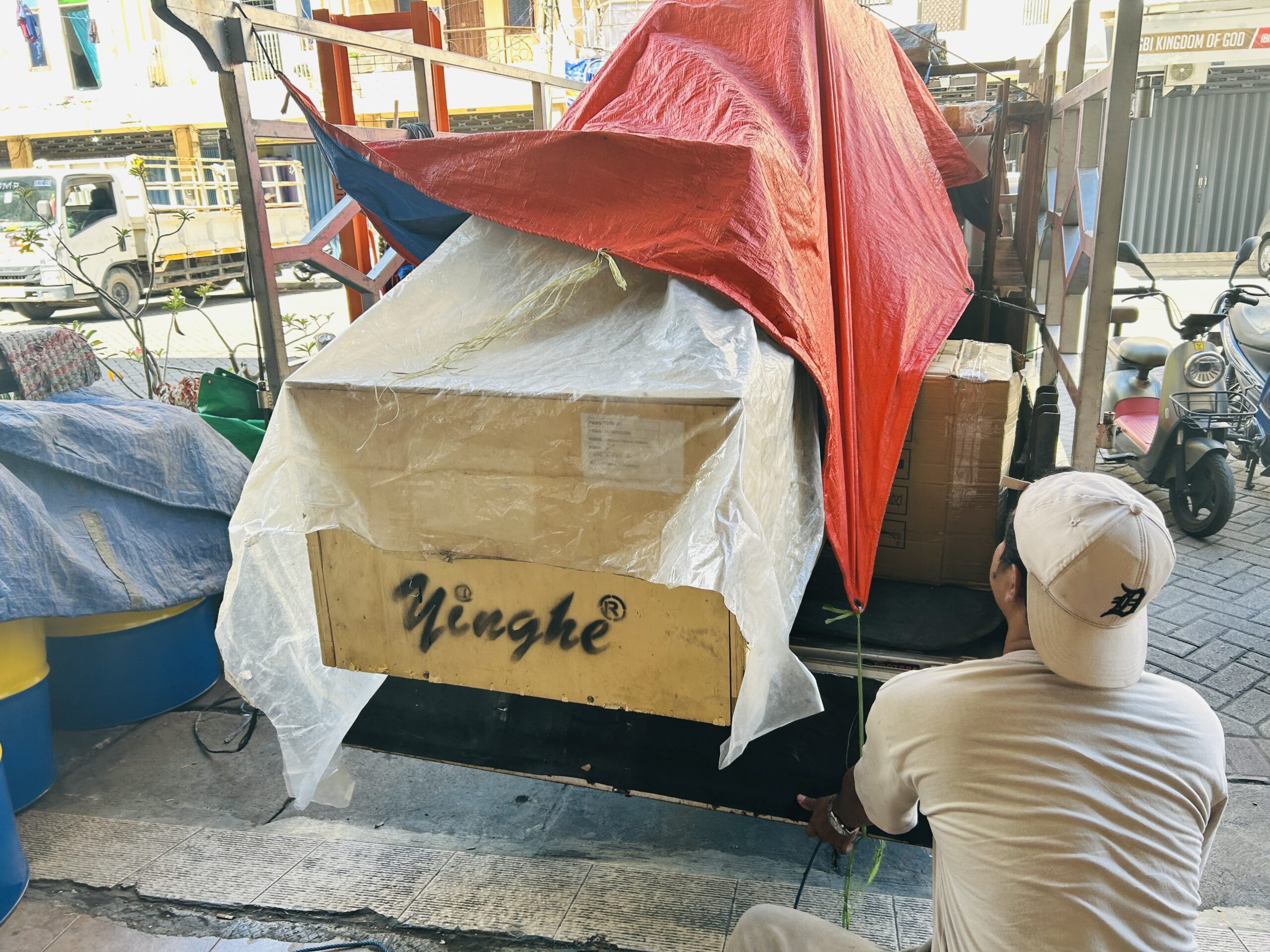 ongkir surabaya palu untuk barang elektronik