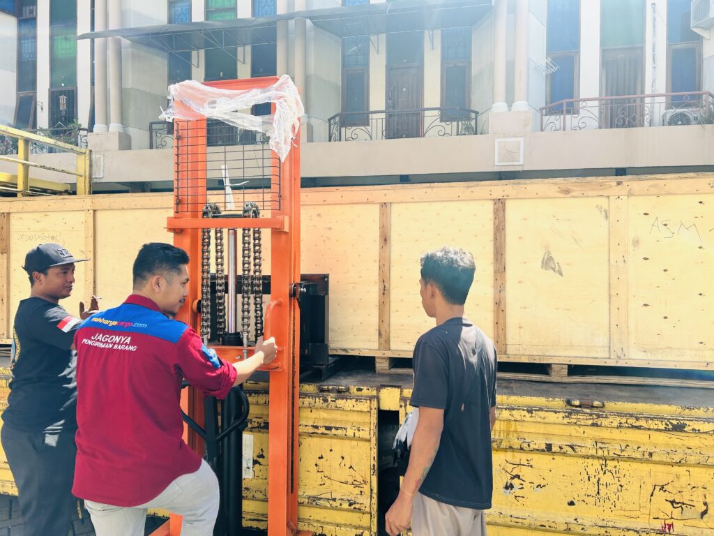 Ekspedisi Surabaya Manado via udara paling cepat