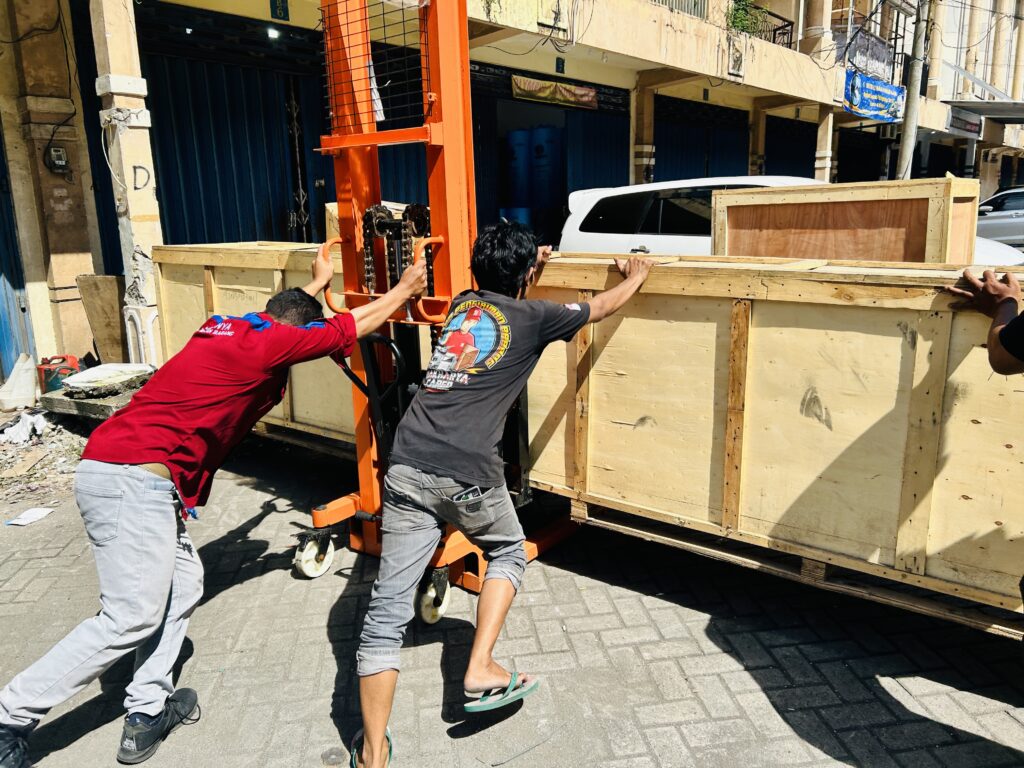 Tips memilih ekspedisi Surabaya Manado terbaik