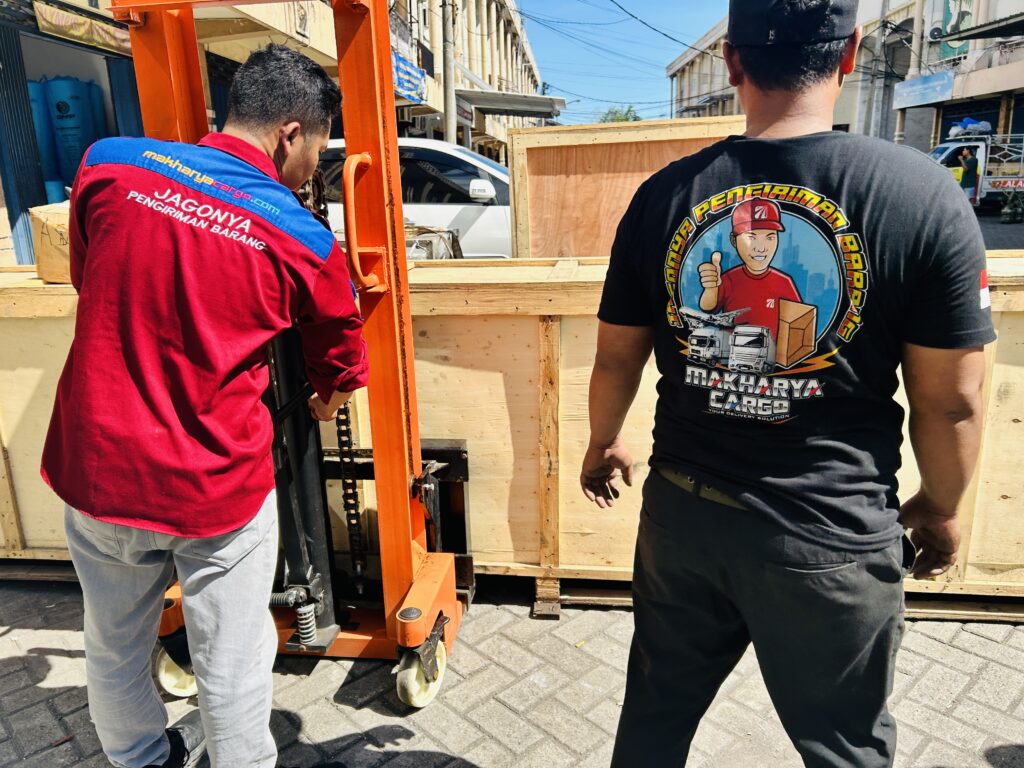 Daftar harga ekspedisi Surabaya Manado lengkap