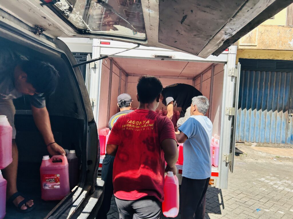 Jasa pengiriman cepat dan murah ke Manado