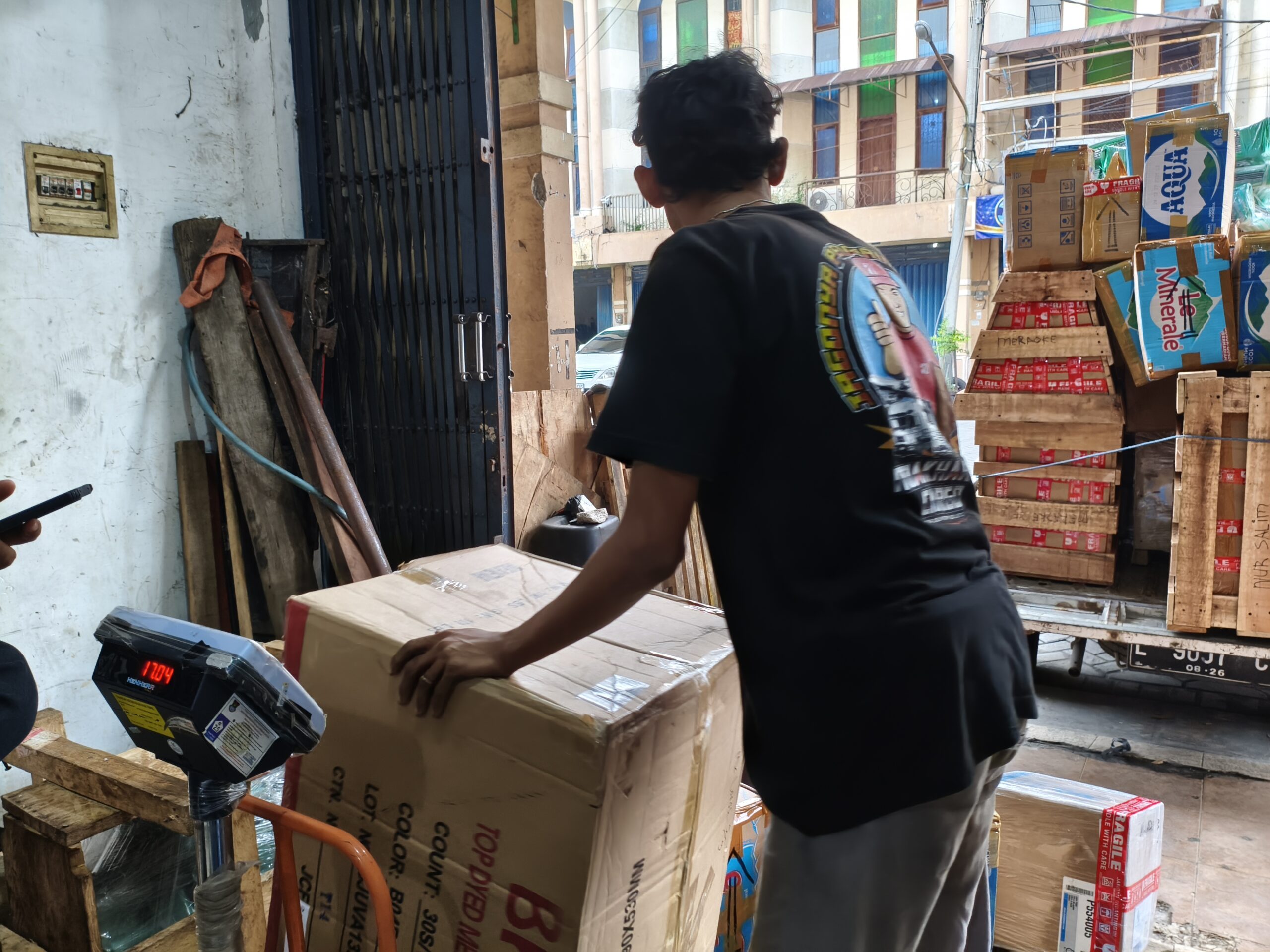 Harga cargo laut Surabaya Bitung 