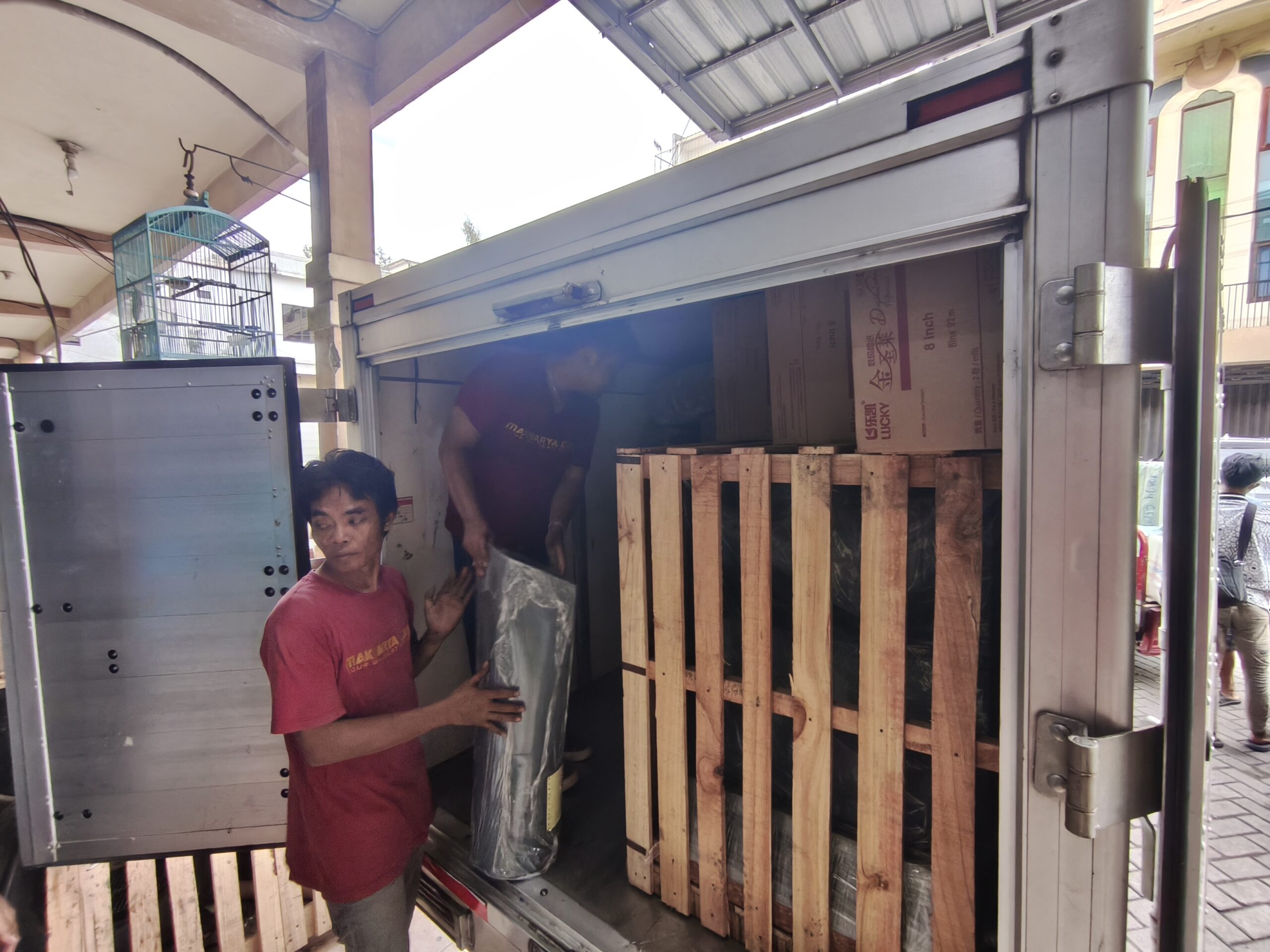 Tips Aman Kirim Barang Jarak Jauh