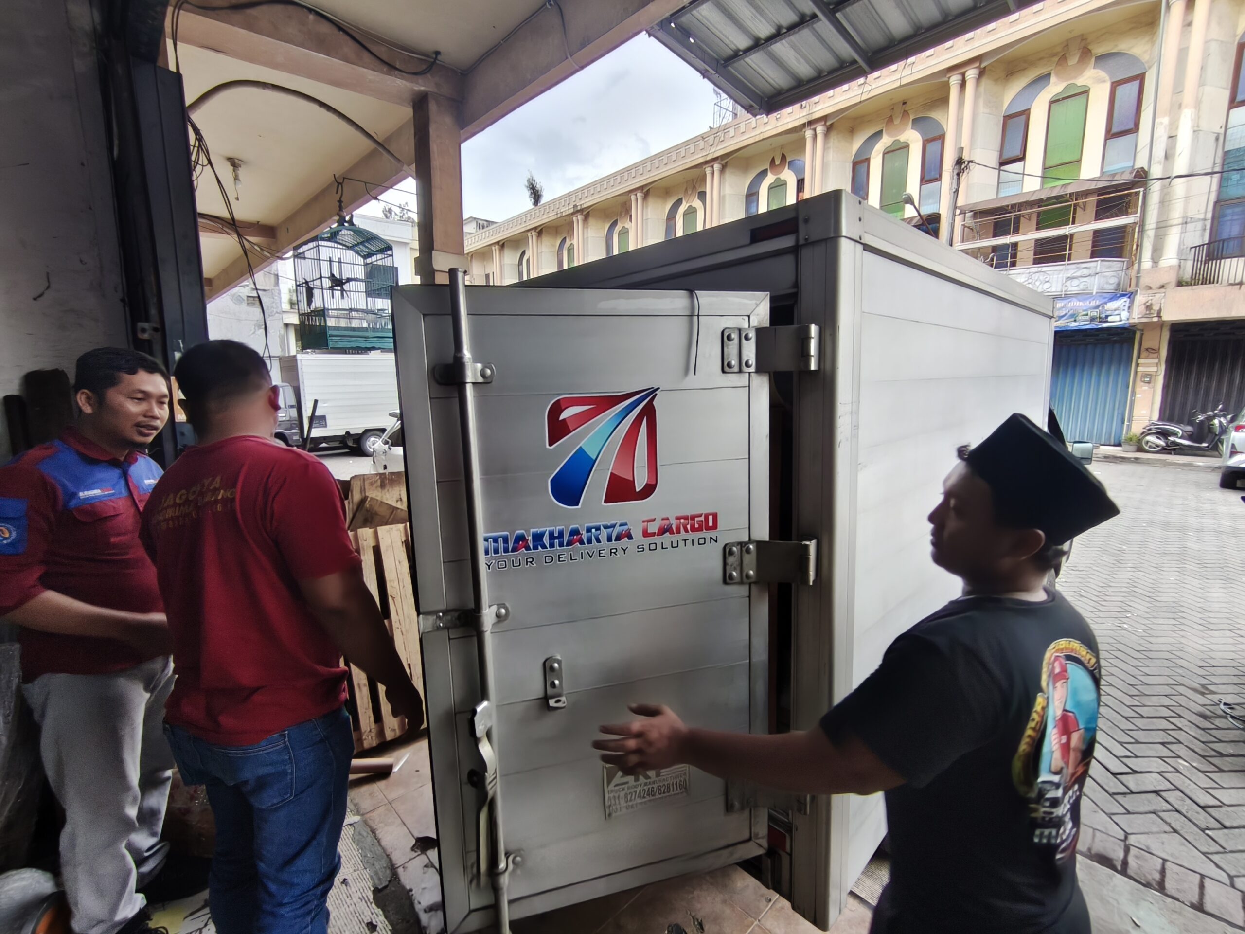 Jasa Cargo Surabaya Bitung