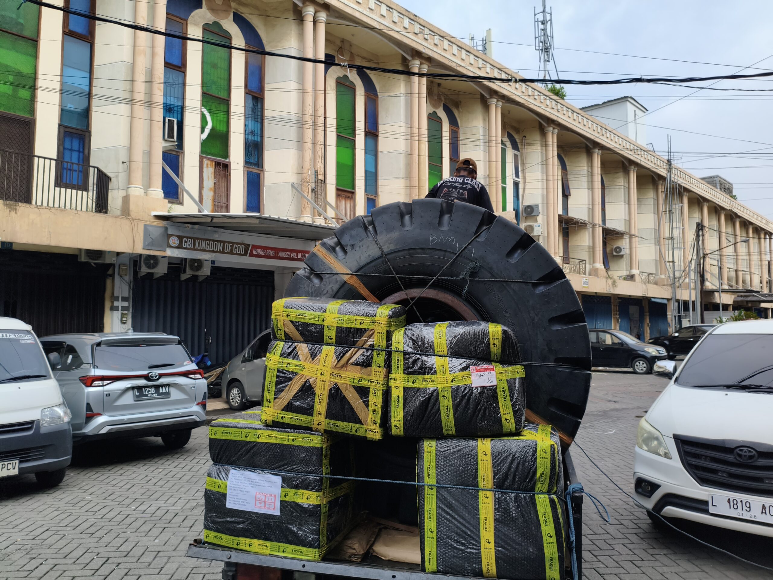 biaya cargo laut surabaya ke gorontalo per kg