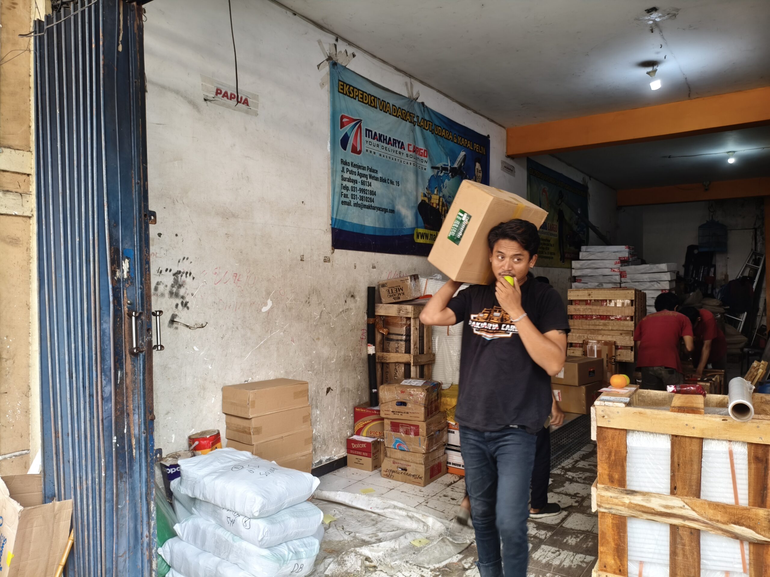 Perbandingan Waktu Laut dan Udara