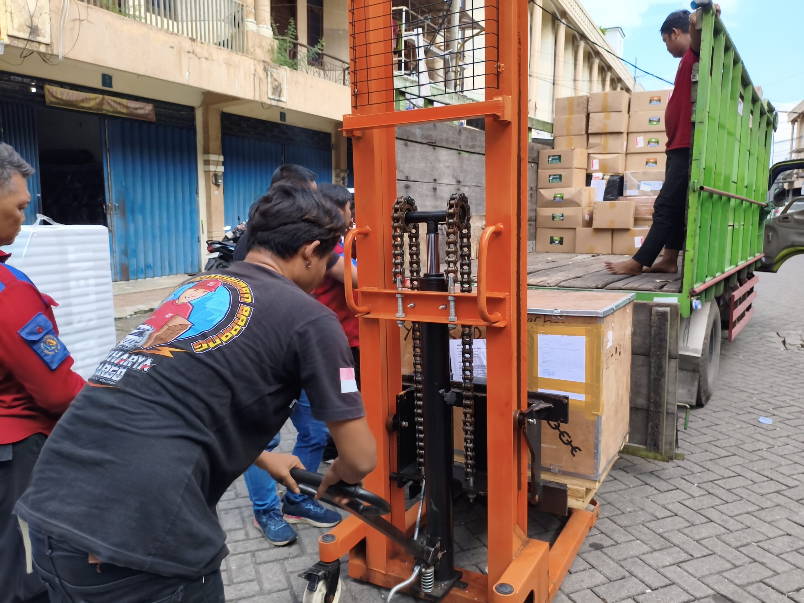 ekspedisi vs logistik ke bitung 