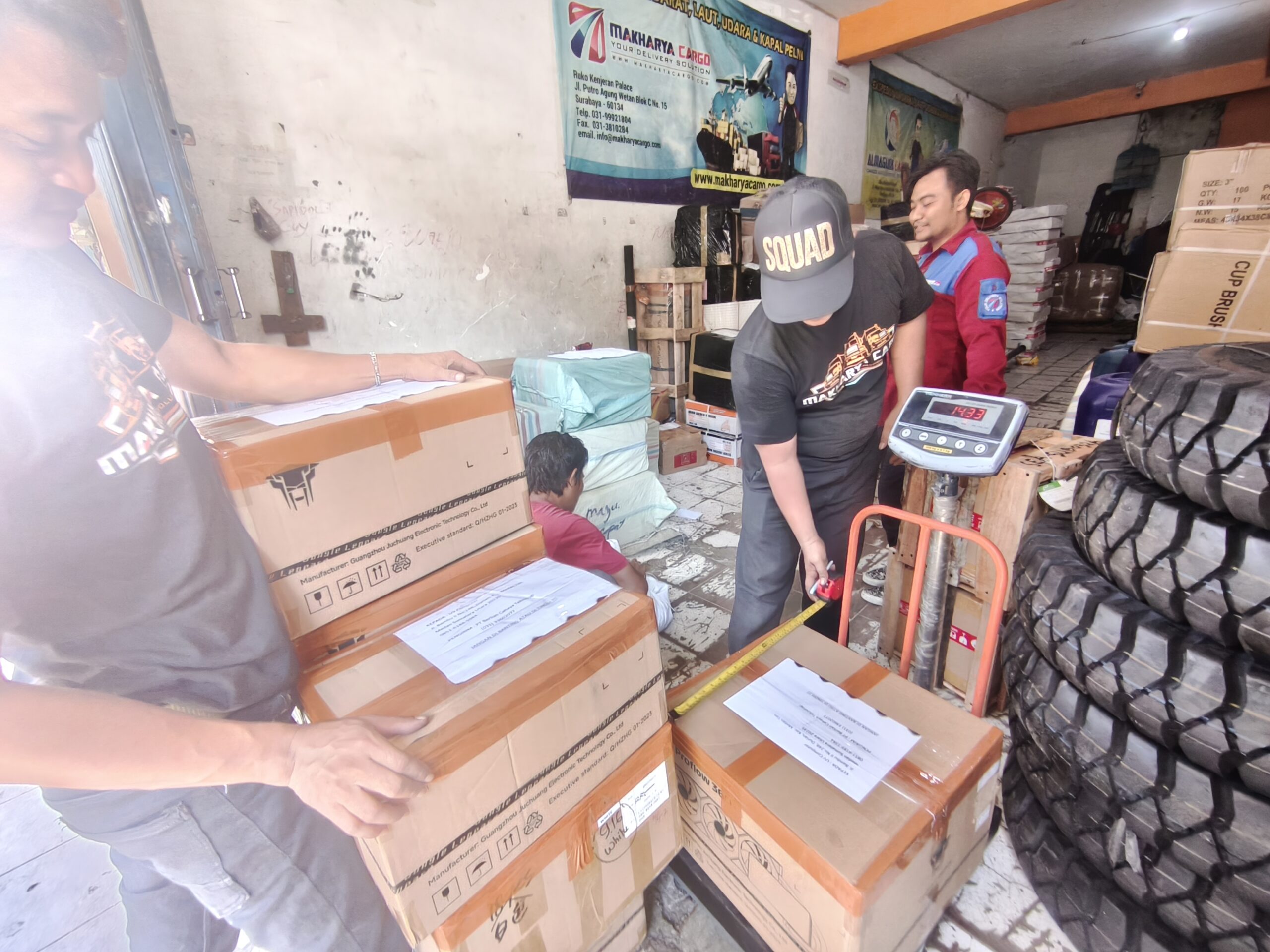 Cargo untuk Distributor ke Bitung