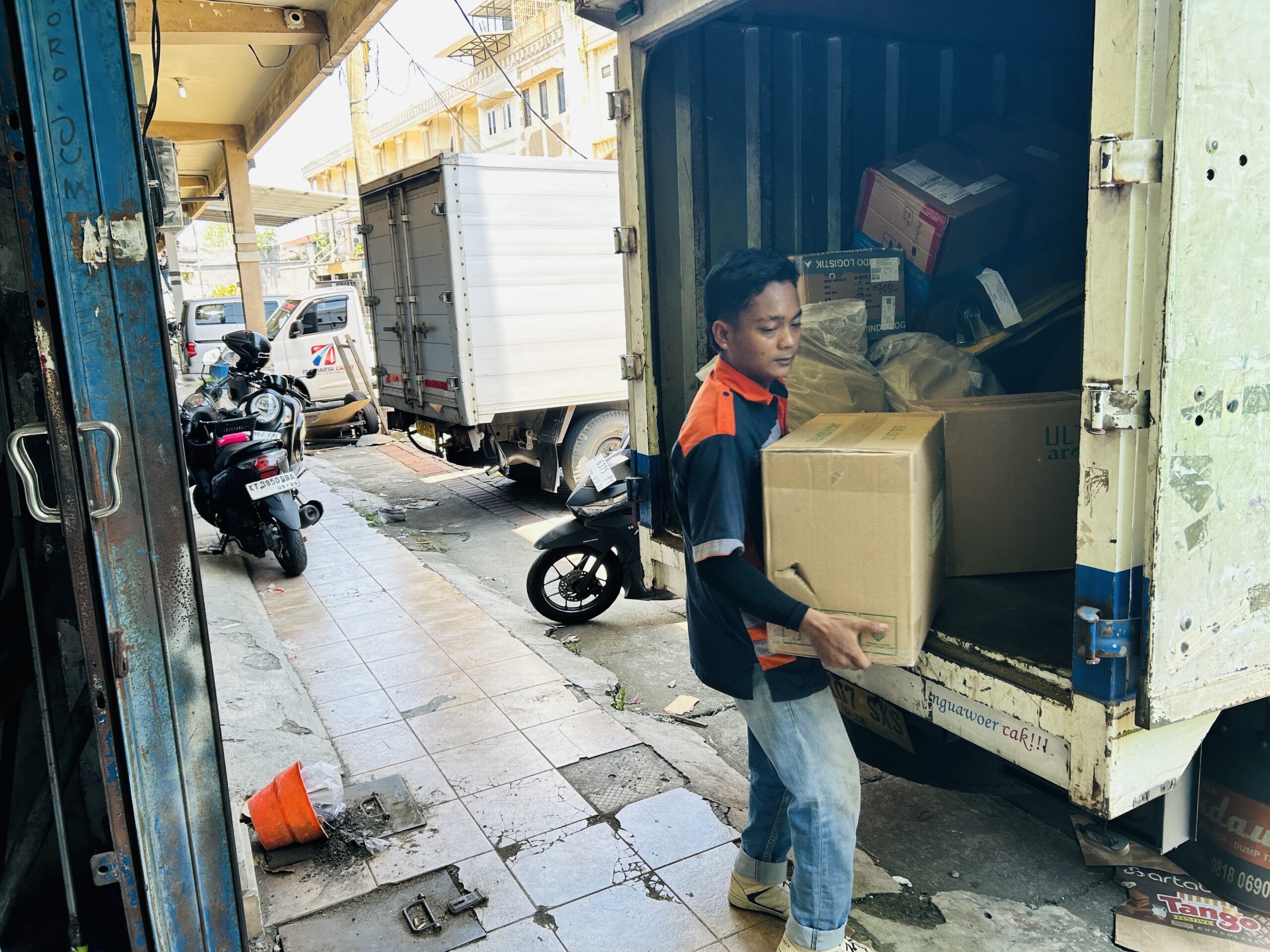 harga ekspedisi surabaya palu all in