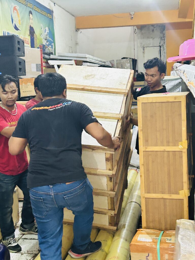 Kapan Harus Pakai Ekspedisi Udara ke Manado?