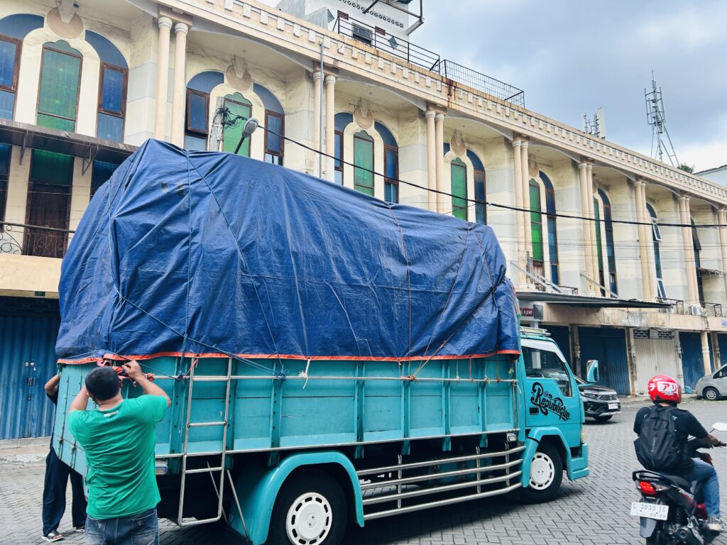 Ekspedisi Trucking + Laut ke Manado