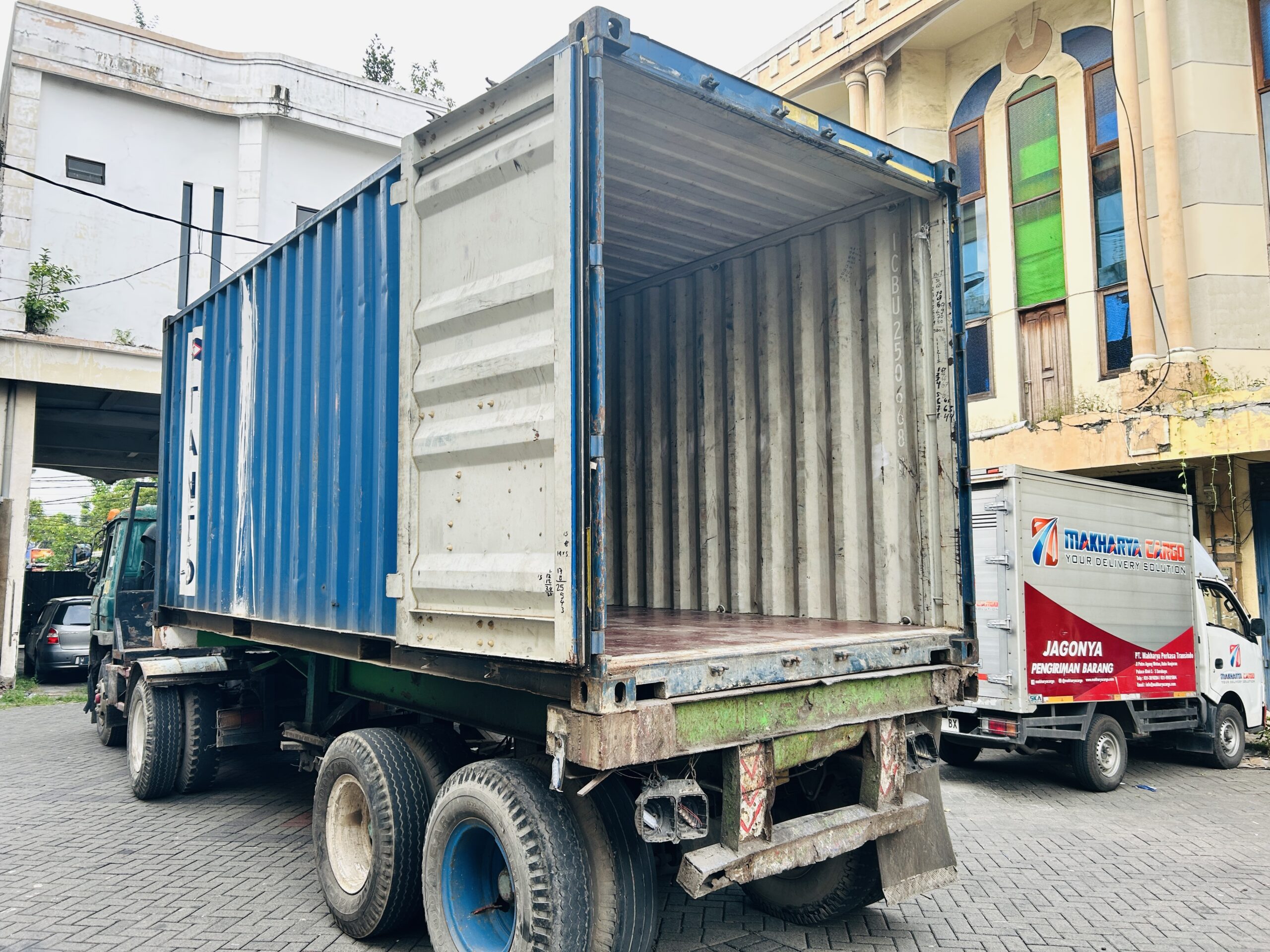 cargo surabaya manado