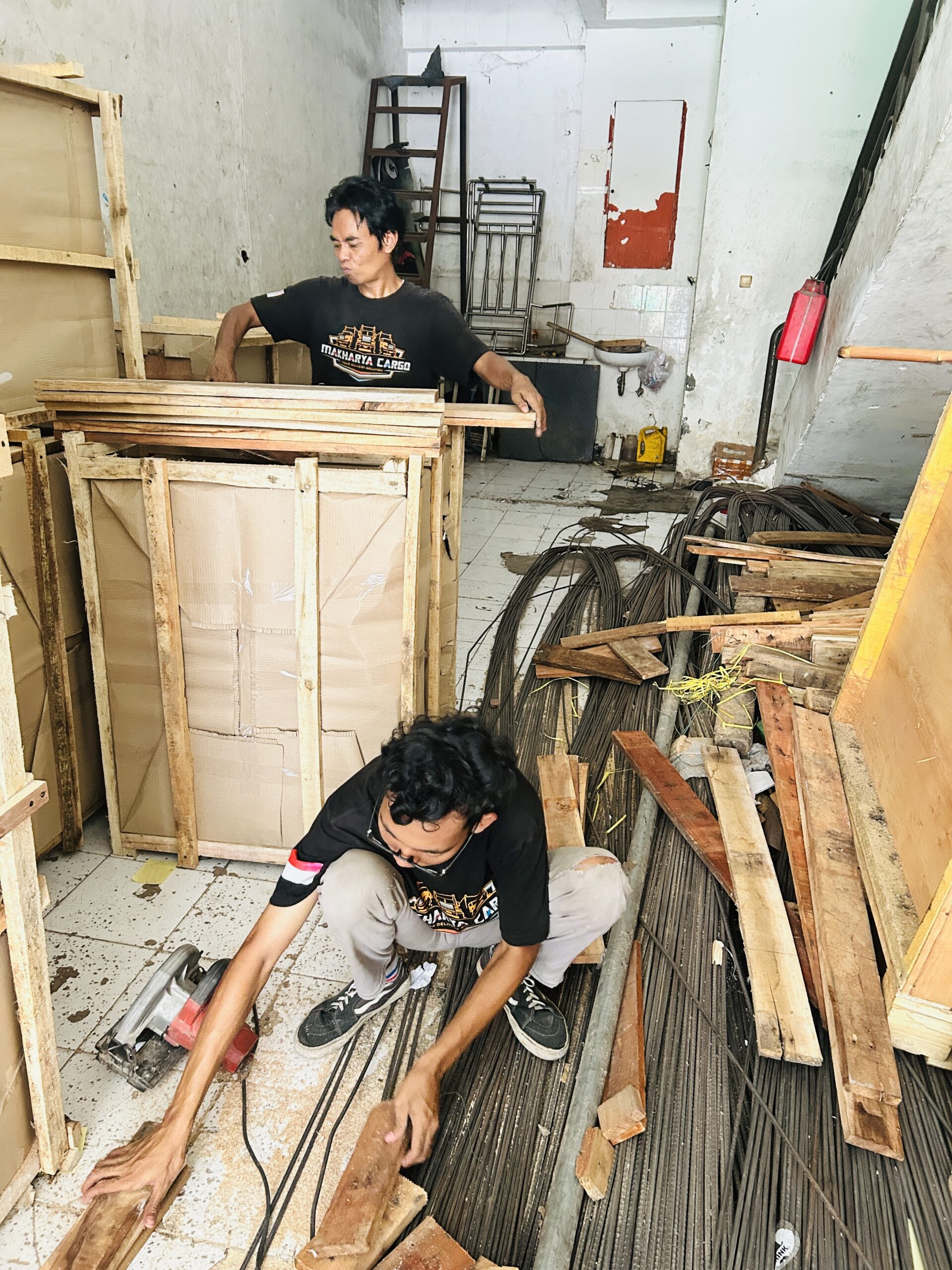 pengiriman via udara dgn tujuan surabaya manado