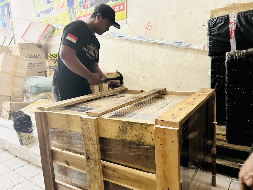 Jasa Cargo Surabaya Manado Profesional