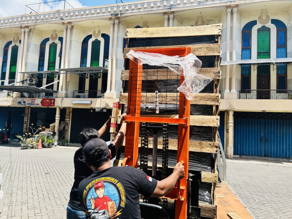 Jasa pengiriman barang besar ke Manado murah