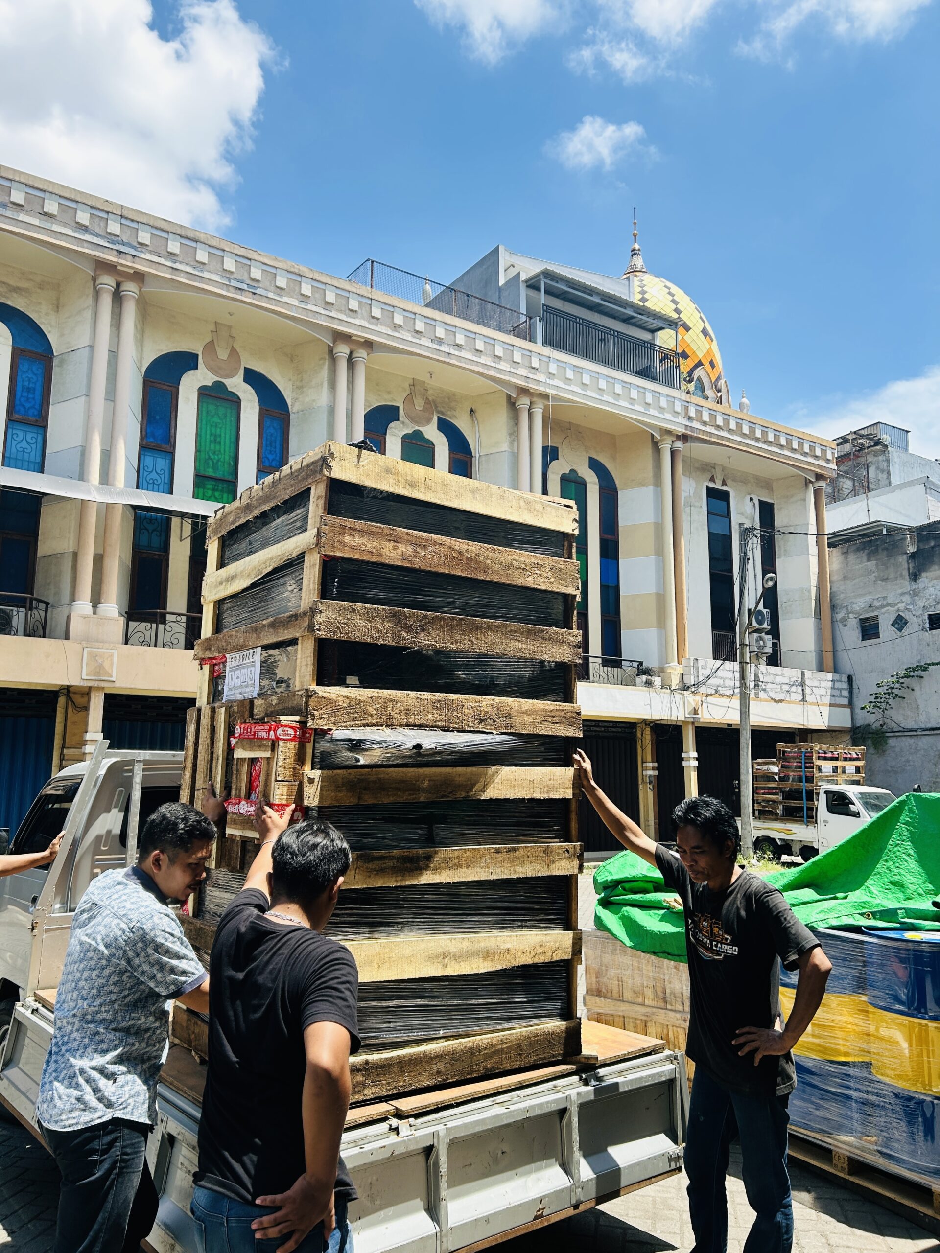 pengiriman via laut surabaya manado