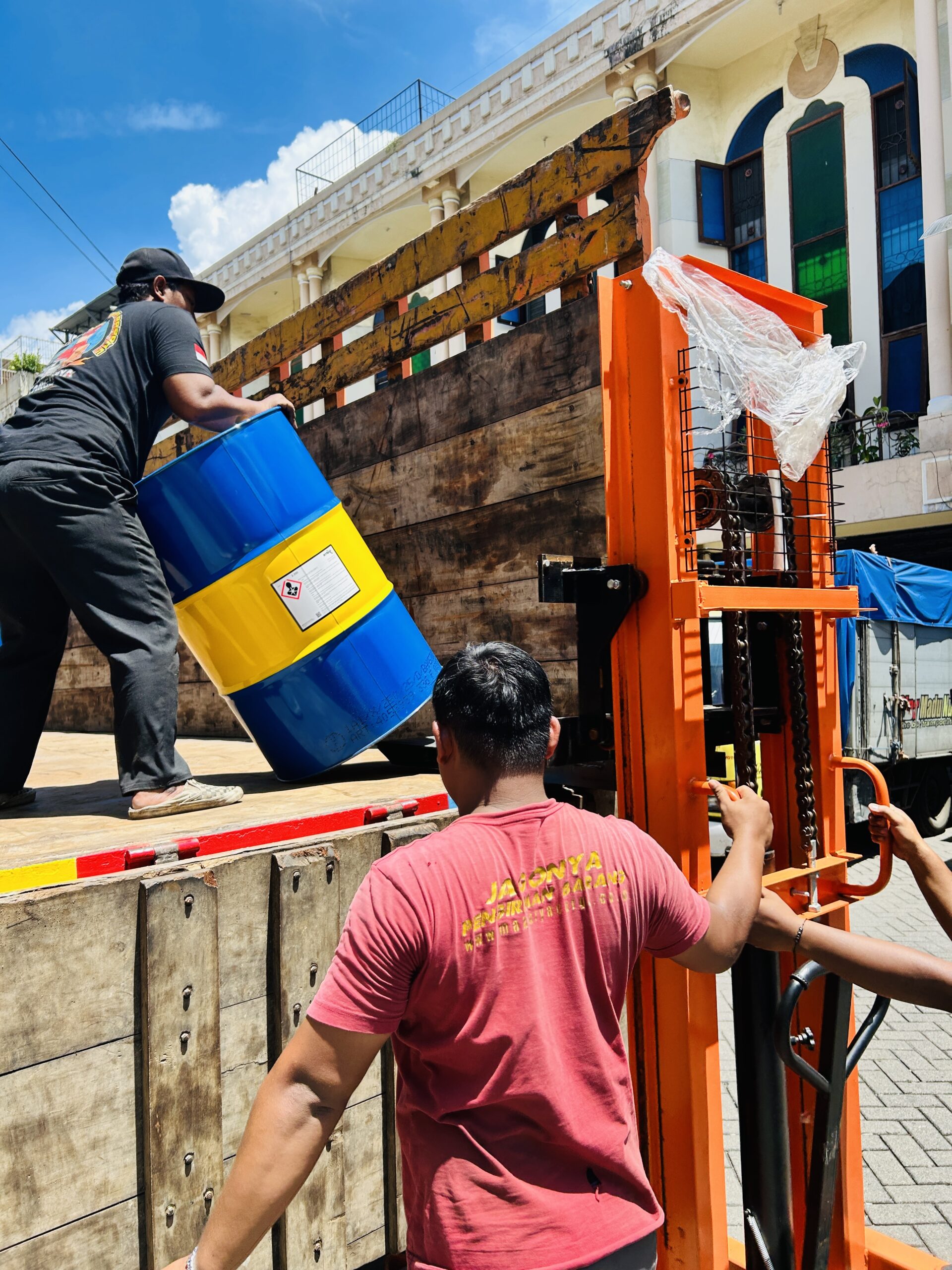 Ekspedisi Barang Proyek Surabaya ke Palu 