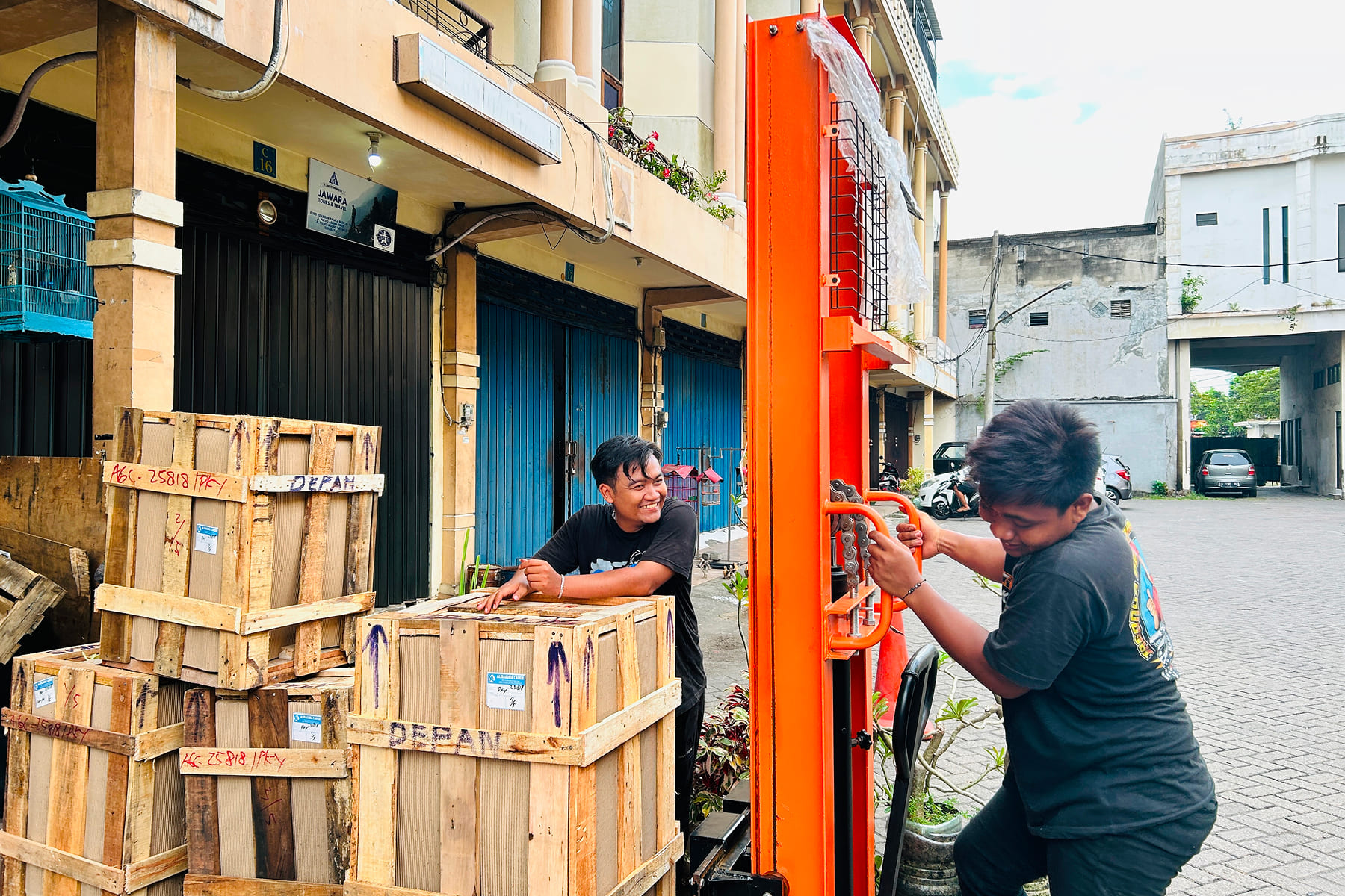 Jasa pengiriman cepat dan murah ke Palu