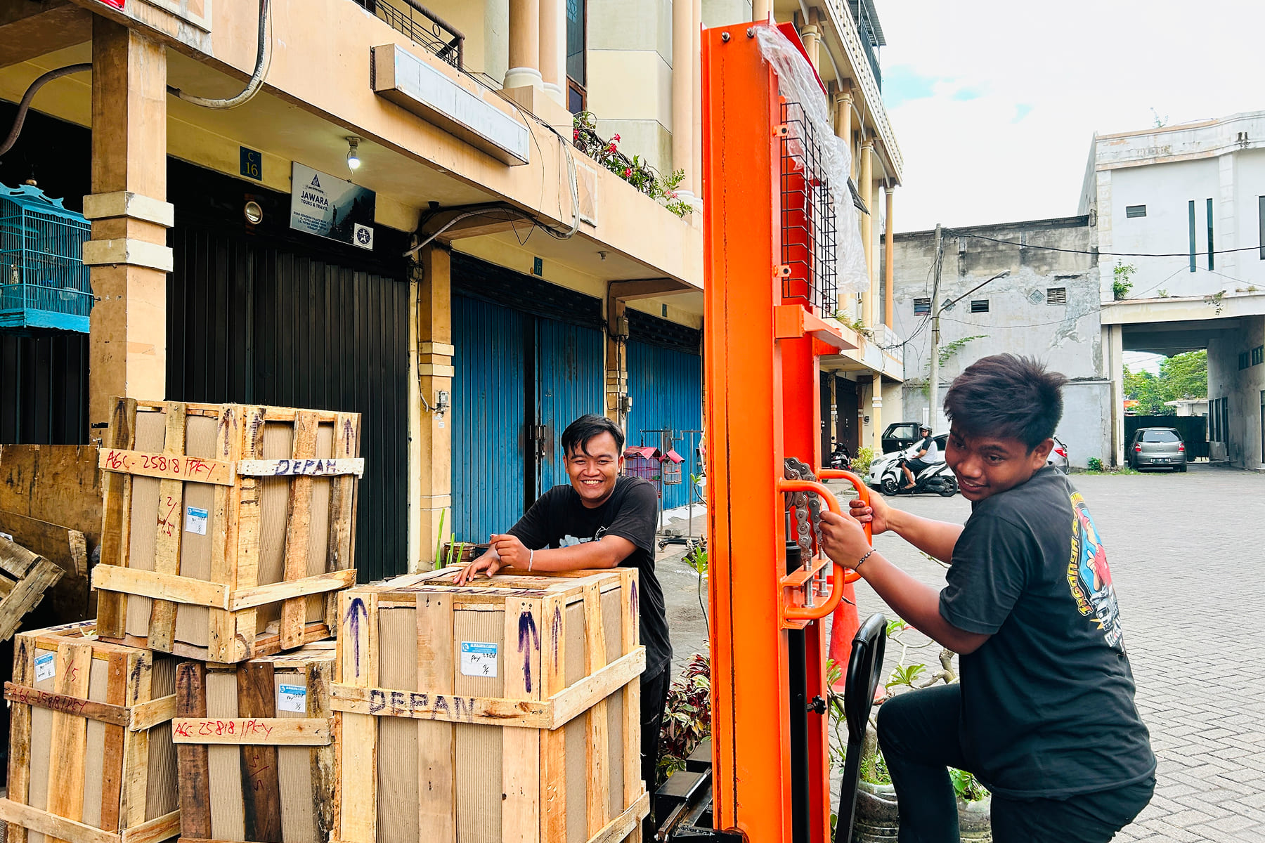 Ekspedisi Surabaya Palu dengan tracking online