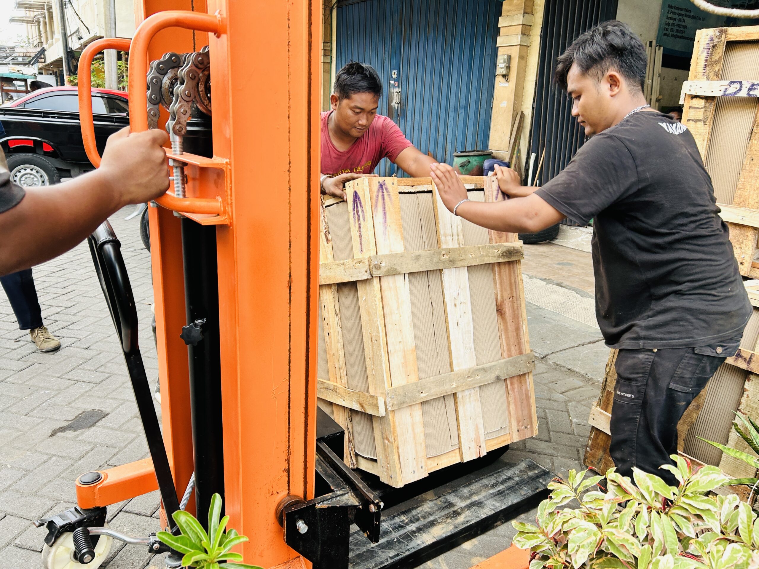 proses ambil barang tujuan surabaya kendari